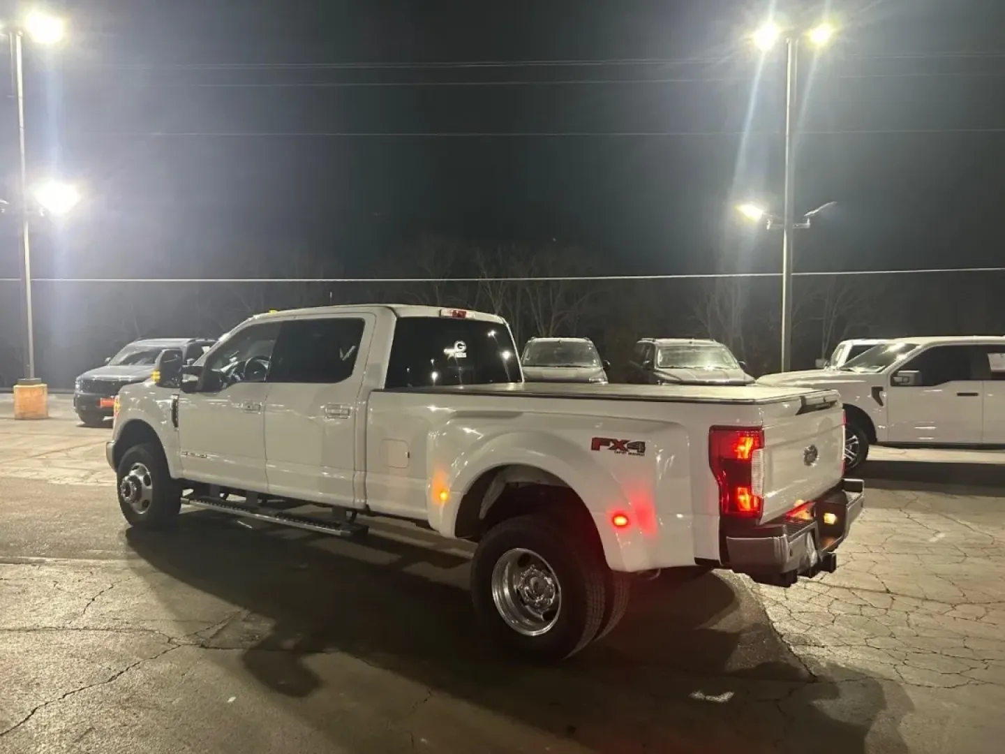 2019 /Medium Light Camel Ford F-350SD Lariat DRW (1FT8W3DT5KE) with an 6.7L V8 OHV 16V DIESEL engine, 6A transmission, located at 12836 Highway 21, De Soto, MO, 63020, (636) 337-7777, 38.151867, -90.575615 - If your weekends revolve around hauling equipment, towing a big trailer, or taking the whole crew out for a long-distance job, this 2019 Ford Super Duty F-350 DRW Lariat Crew Cab Long Bed DRW 4WD is built for that hard-working lifestyle. With the confidence of a diesel dually and the comfort of a La - Photo#2