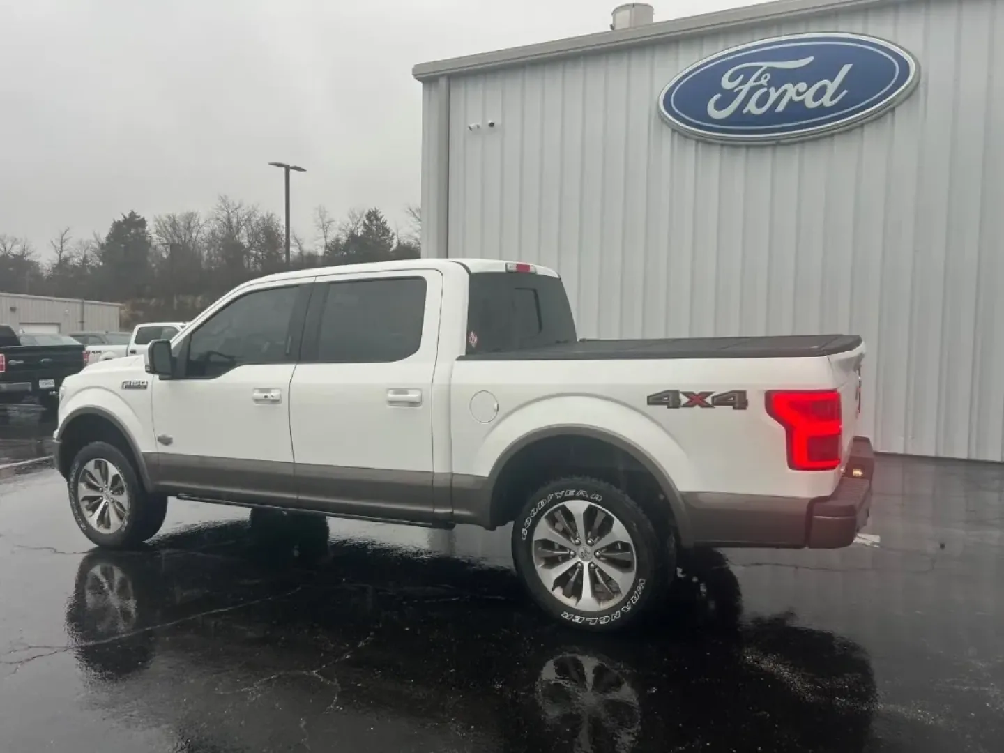 2020 /Java Ford F-150 King Ranch (1FTEW1E53LF) with an 5.0L V8 OHV 32V engine, 6A transmission, located at 12836 Highway 21, De Soto, MO, 63020, (636) 337-7777, 38.151867, -90.575615 - Whether you're hauling the camper out for a long weekend at Washington State Park, towing a trailer to a job site, or loading up the family for a Cardinals game road trip, a full-size truck should feel like a comfortable daily driver and a capable work partner. This **2020 Ford F-150 King Ranch Supe - Photo#2