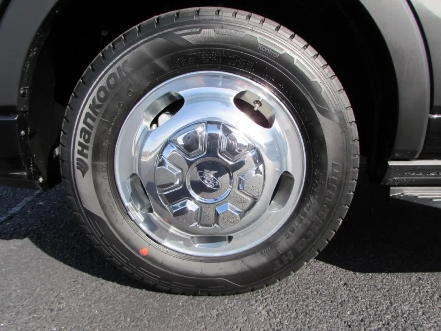 2026 /Gray Ford Transit-350 XLT (1FBVU5XG5TK) with an 3.5L EcoBoost V6 engine, Automatic transmission, located at 12836 Highway 21, De Soto, MO, 63020, (636) 337-7777, 38.151867, -90.575615 - Whether you're building a shuttle business, outfitting a mobile workspace, or planning comfortable group trips from Jefferson County to downtown St. Louis, this **2026 Ford Transit T- (Transit 350 Wagon HD High Roof XL)** is designed to make big days easier. With seating-friendly wagon versatility, - Photo#9