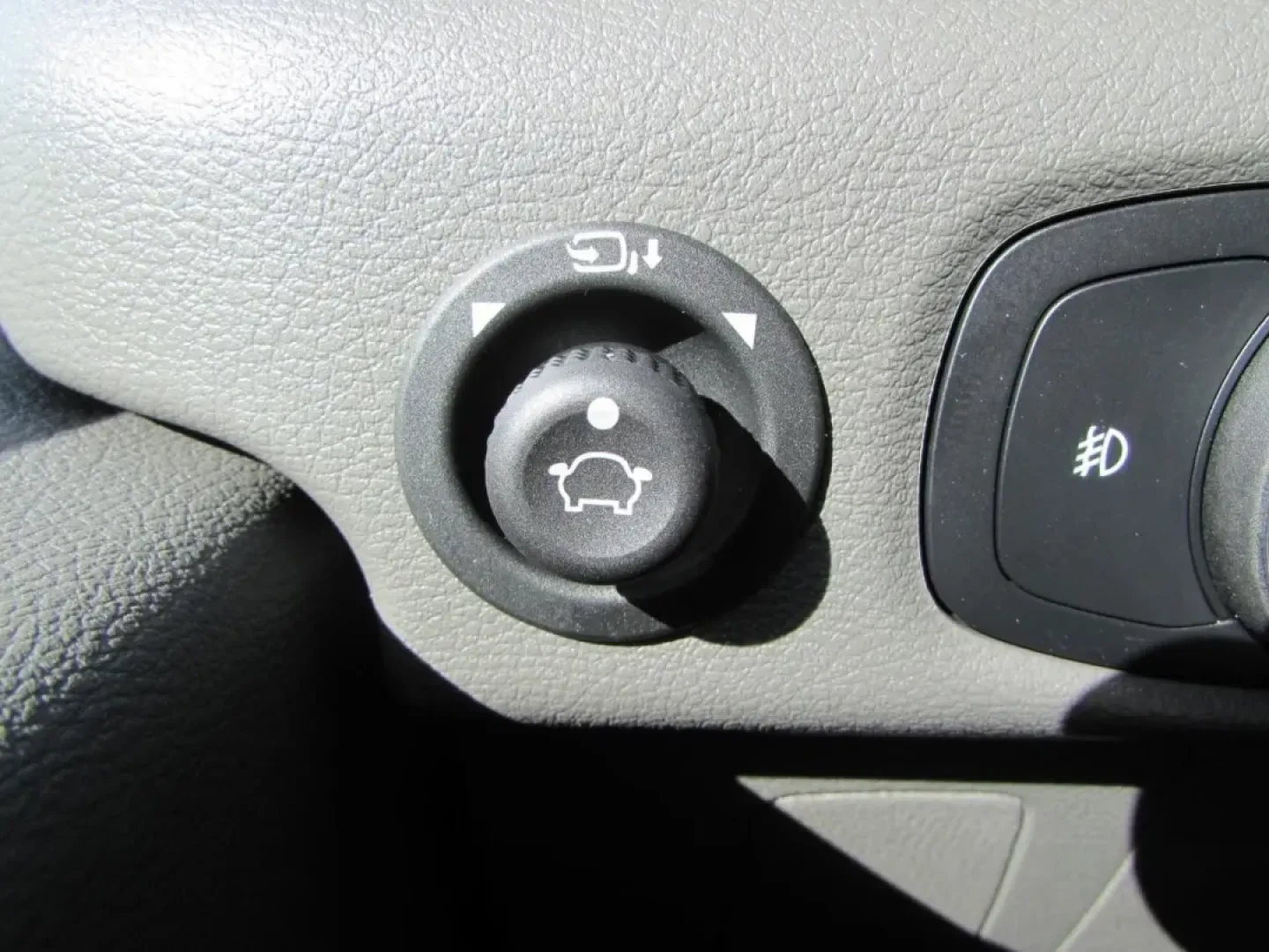 2026 /Gray Ford Transit-350 XLT (1FBVU5XG5TK) with an 3.5L EcoBoost V6 engine, Automatic transmission, located at 12836 Highway 21, De Soto, MO, 63020, (636) 337-7777, 38.151867, -90.575615 - Whether you're building a shuttle business, outfitting a mobile workspace, or planning comfortable group trips from Jefferson County to downtown St. Louis, this **2026 Ford Transit T- (Transit 350 Wagon HD High Roof XL)** is designed to make big days easier. With seating-friendly wagon versatility, - Photo#21