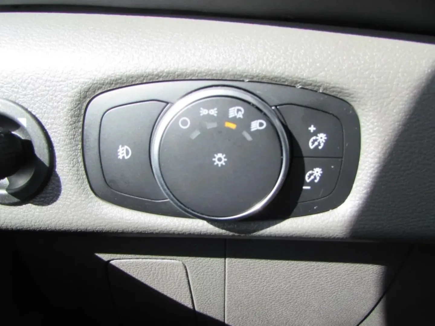 2026 /Gray Ford Transit-350 XLT (1FBVU5XG5TK) with an 3.5L EcoBoost V6 engine, Automatic transmission, located at 12836 Highway 21, De Soto, MO, 63020, (636) 337-7777, 38.151867, -90.575615 - Whether you're building a shuttle business, outfitting a mobile workspace, or planning comfortable group trips from Jefferson County to downtown St. Louis, this **2026 Ford Transit T- (Transit 350 Wagon HD High Roof XL)** is designed to make big days easier. With seating-friendly wagon versatility, - Photo#22