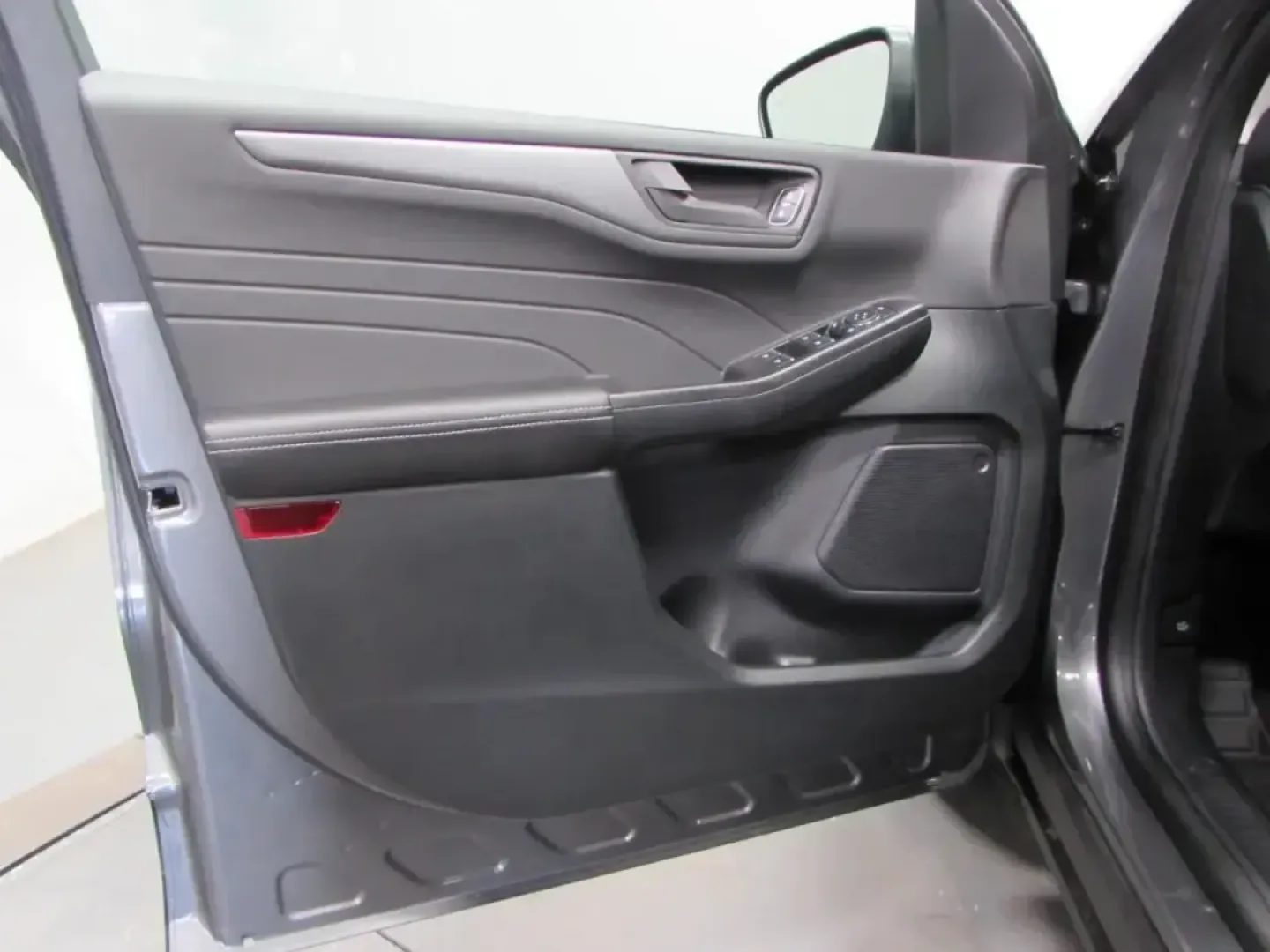 2026 /Ebony Ford Escape Active (1FMCU0GN5TU) with an 1.5L engine, 8A transmission, located at 12836 Highway 21, De Soto, MO, 63020, (636) 337-7777, 38.151867, -90.575615 - Whether you're a daily commuter running up and down Missouri Hwy 21, a parent juggling school drop-offs and groceries, or a weekend explorer heading toward the parks and trails around Jefferson County, the 2026 Ford Escape Active is built for real life. With just 100 miles, this Gray Metal SUV deliv - Photo#11