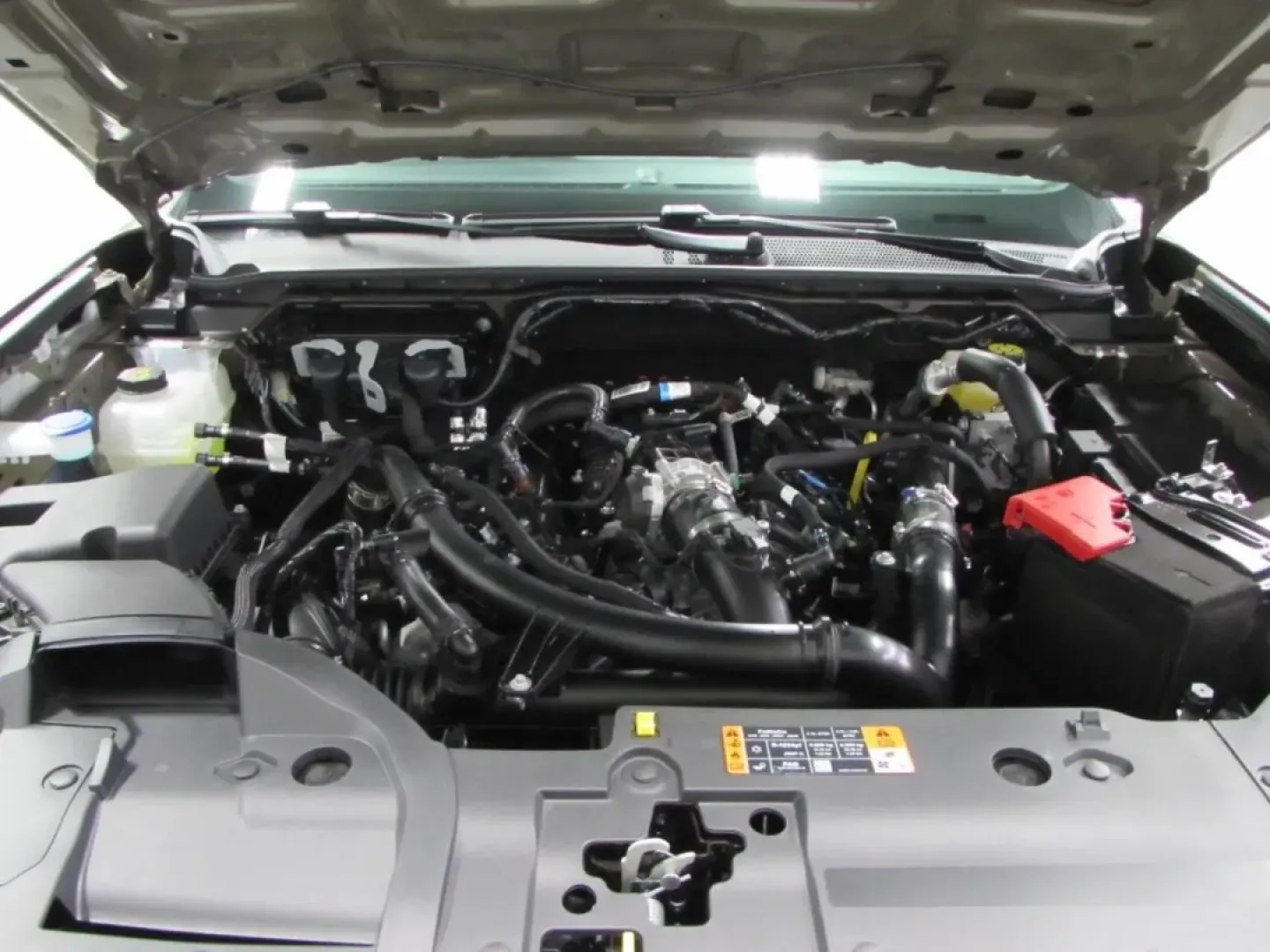 2026 /Ebony Ford Ranger XLT (1FTER4HP0TL) with an 2.7L V6 engine, Automatic transmission, located at 12836 Highway 21, De Soto, MO, 63020, (636) 337-7777, 38.151867, -90.575615 - If your weekends revolve around lake days, campsite check-ins, and hauling gear down Missouri backroads-and your weekdays still demand a comfortable, confidence-inspiring commute-this 2026 Ford Ranger XLT is built for that kind of real life. With just 5 miles on the odometer, it delivers that new-tr - Photo#9