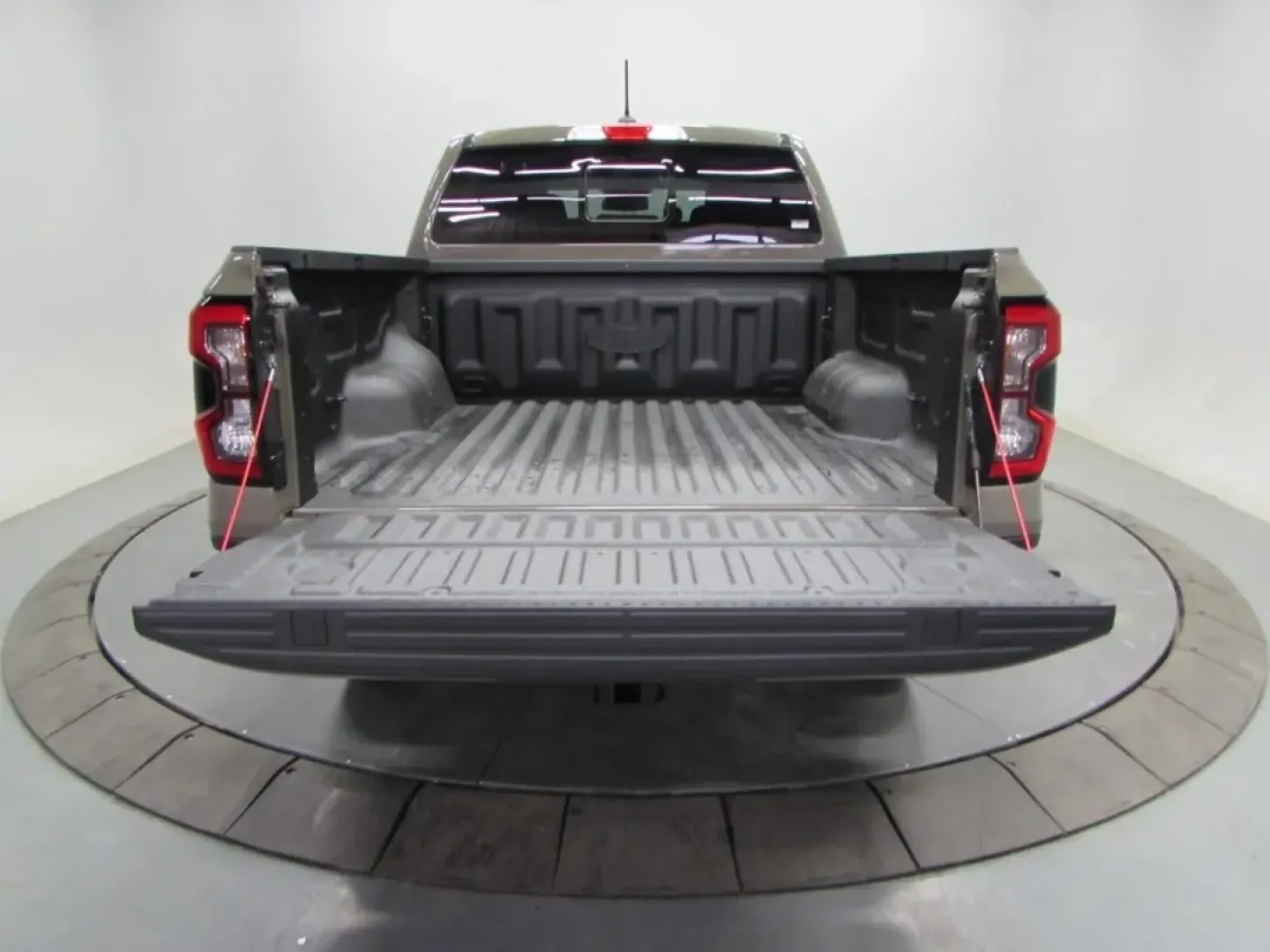 2026 /Ebony Ford Ranger XLT (1FTER4HP0TL) with an 2.7L V6 engine, Automatic transmission, located at 12836 Highway 21, De Soto, MO, 63020, (636) 337-7777, 38.151867, -90.575615 - If your weekends revolve around lake days, campsite check-ins, and hauling gear down Missouri backroads-and your weekdays still demand a comfortable, confidence-inspiring commute-this 2026 Ford Ranger XLT is built for that kind of real life. With just 5 miles on the odometer, it delivers that new-tr - Photo#10