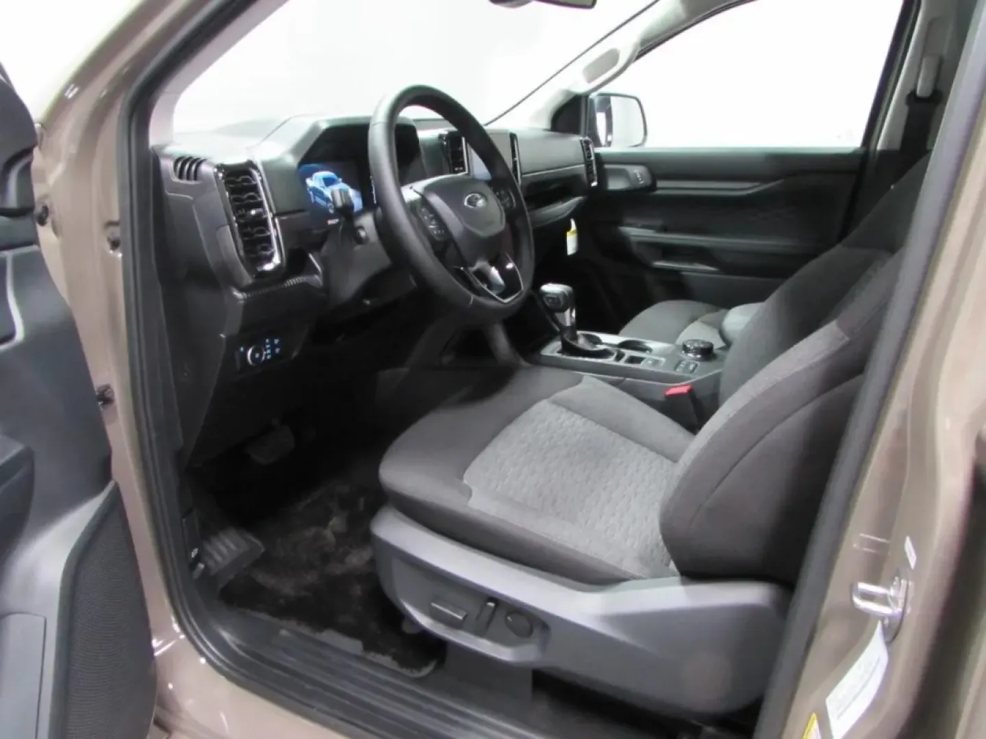 2026 /Ebony Ford Ranger XLT (1FTER4HP0TL) with an 2.7L V6 engine, Automatic transmission, located at 12836 Highway 21, De Soto, MO, 63020, (636) 337-7777, 38.151867, -90.575615 - If your weekends revolve around lake days, campsite check-ins, and hauling gear down Missouri backroads-and your weekdays still demand a comfortable, confidence-inspiring commute-this 2026 Ford Ranger XLT is built for that kind of real life. With just 5 miles on the odometer, it delivers that new-tr - Photo#12