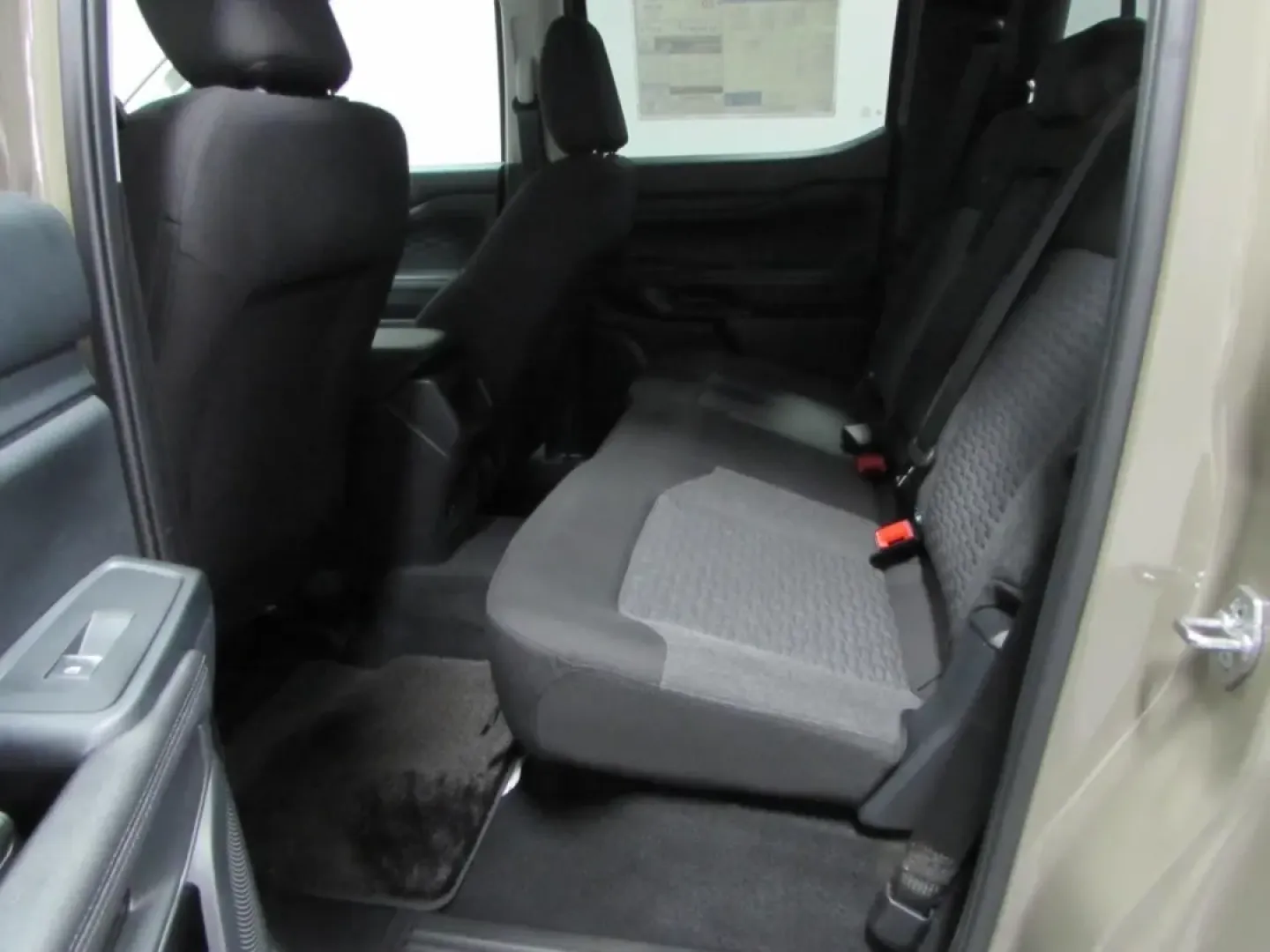 2026 /Ebony Ford Ranger XLT (1FTER4HP0TL) with an 2.7L V6 engine, Automatic transmission, located at 12836 Highway 21, De Soto, MO, 63020, (636) 337-7777, 38.151867, -90.575615 - If your weekends revolve around lake days, campsite check-ins, and hauling gear down Missouri backroads-and your weekdays still demand a comfortable, confidence-inspiring commute-this 2026 Ford Ranger XLT is built for that kind of real life. With just 5 miles on the odometer, it delivers that new-tr - Photo#14