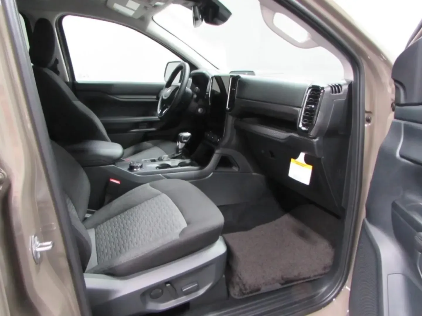 2026 /Ebony Ford Ranger XLT (1FTER4HP0TL) with an 2.7L V6 engine, Automatic transmission, located at 12836 Highway 21, De Soto, MO, 63020, (636) 337-7777, 38.151867, -90.575615 - If your weekends revolve around lake days, campsite check-ins, and hauling gear down Missouri backroads-and your weekdays still demand a comfortable, confidence-inspiring commute-this 2026 Ford Ranger XLT is built for that kind of real life. With just 5 miles on the odometer, it delivers that new-tr - Photo#16