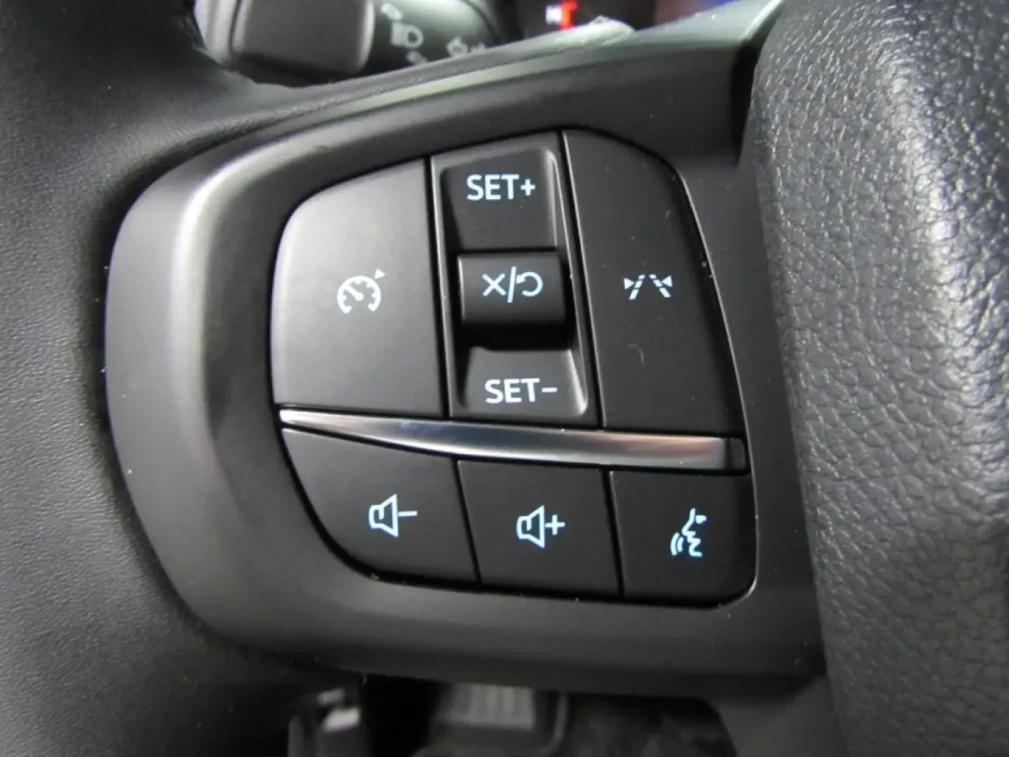 2026 /Ebony Ford Ranger XLT (1FTER4HP0TL) with an 2.7L V6 engine, Automatic transmission, located at 12836 Highway 21, De Soto, MO, 63020, (636) 337-7777, 38.151867, -90.575615 - If your weekends revolve around lake days, campsite check-ins, and hauling gear down Missouri backroads-and your weekdays still demand a comfortable, confidence-inspiring commute-this 2026 Ford Ranger XLT is built for that kind of real life. With just 5 miles on the odometer, it delivers that new-tr - Photo#23