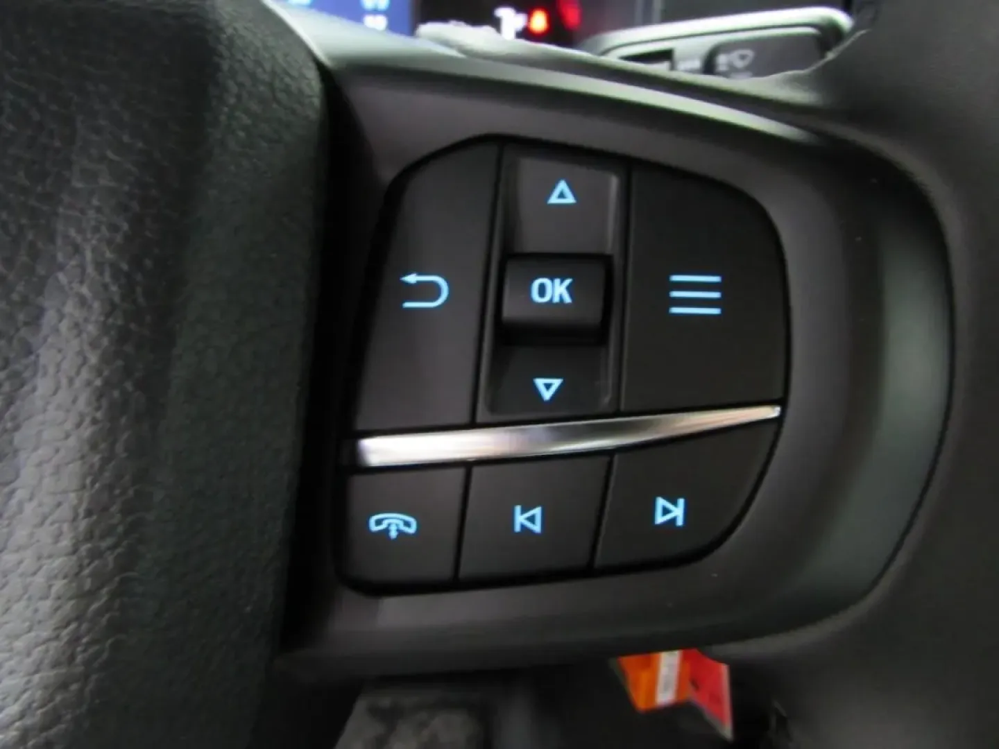 2026 /Ebony Ford Ranger XLT (1FTER4HP0TL) with an 2.7L V6 engine, Automatic transmission, located at 12836 Highway 21, De Soto, MO, 63020, (636) 337-7777, 38.151867, -90.575615 - If your weekends revolve around lake days, campsite check-ins, and hauling gear down Missouri backroads-and your weekdays still demand a comfortable, confidence-inspiring commute-this 2026 Ford Ranger XLT is built for that kind of real life. With just 5 miles on the odometer, it delivers that new-tr - Photo#24