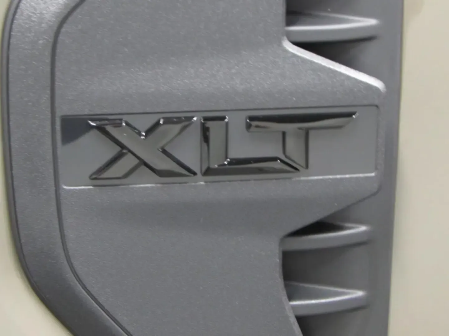 2026 /Ebony Ford Ranger XLT (1FTER4HP0TL) with an 2.7L V6 engine, Automatic transmission, located at 12836 Highway 21, De Soto, MO, 63020, (636) 337-7777, 38.151867, -90.575615 - If your weekends revolve around lake days, campsite check-ins, and hauling gear down Missouri backroads-and your weekdays still demand a comfortable, confidence-inspiring commute-this 2026 Ford Ranger XLT is built for that kind of real life. With just 5 miles on the odometer, it delivers that new-tr - Photo#30