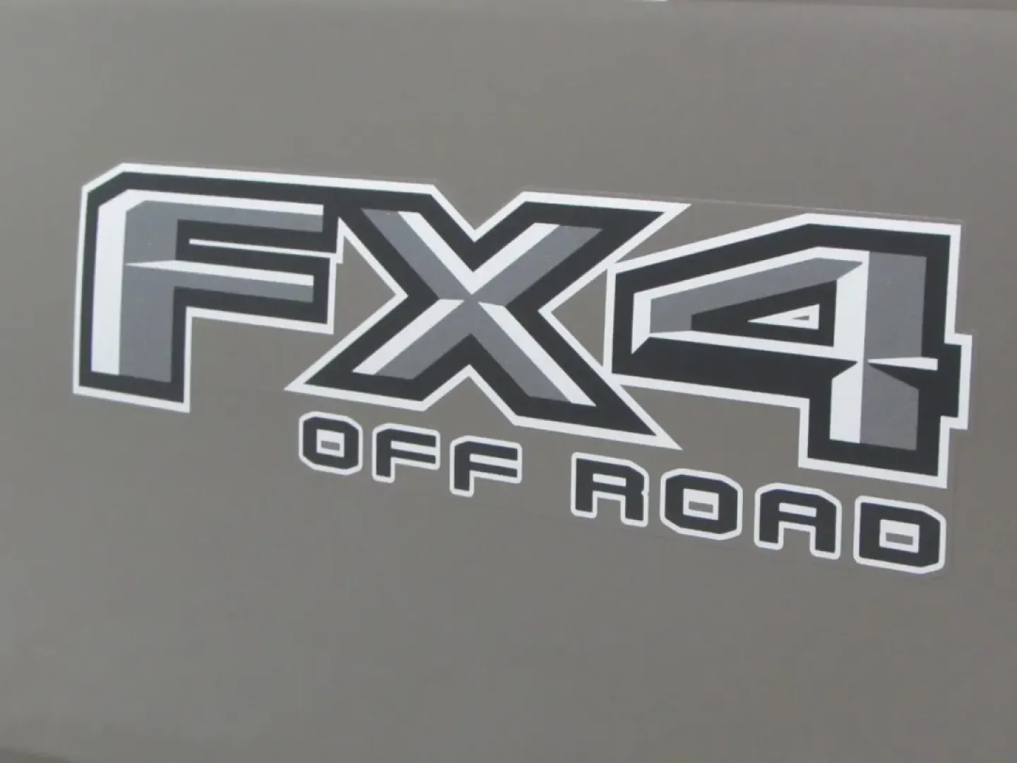 2026 /Ebony Ford Ranger XLT (1FTER4HP0TL) with an 2.7L V6 engine, Automatic transmission, located at 12836 Highway 21, De Soto, MO, 63020, (636) 337-7777, 38.151867, -90.575615 - If your weekends revolve around lake days, campsite check-ins, and hauling gear down Missouri backroads-and your weekdays still demand a comfortable, confidence-inspiring commute-this 2026 Ford Ranger XLT is built for that kind of real life. With just 5 miles on the odometer, it delivers that new-tr - Photo#31