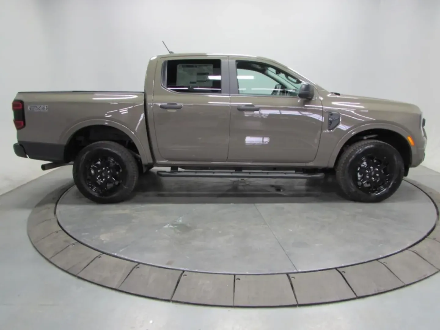 2026 /Ebony Ford Ranger XLT (1FTER4HP0TL) with an 2.7L V6 engine, Automatic transmission, located at 12836 Highway 21, De Soto, MO, 63020, (636) 337-7777, 38.151867, -90.575615 - If your weekends revolve around lake days, campsite check-ins, and hauling gear down Missouri backroads-and your weekdays still demand a comfortable, confidence-inspiring commute-this 2026 Ford Ranger XLT is built for that kind of real life. With just 5 miles on the odometer, it delivers that new-tr - Photo#7