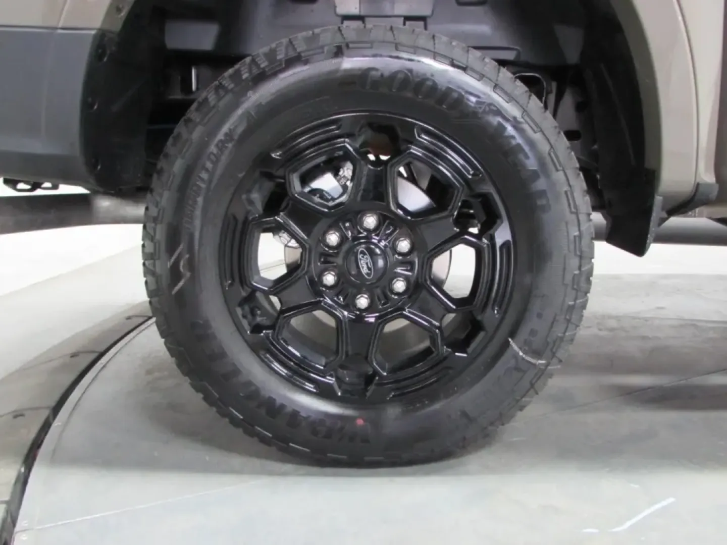 2026 /Ebony Ford Ranger XLT (1FTER4HP0TL) with an 2.7L V6 engine, Automatic transmission, located at 12836 Highway 21, De Soto, MO, 63020, (636) 337-7777, 38.151867, -90.575615 - If your weekends revolve around lake days, campsite check-ins, and hauling gear down Missouri backroads-and your weekdays still demand a comfortable, confidence-inspiring commute-this 2026 Ford Ranger XLT is built for that kind of real life. With just 5 miles on the odometer, it delivers that new-tr - Photo#8