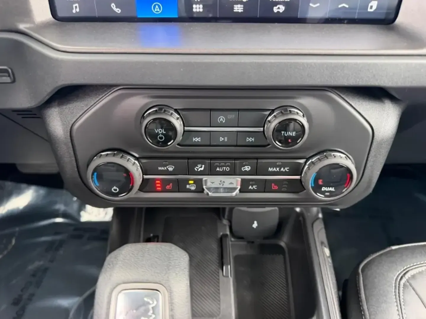 2026 /Black Onyx Leather Ford Bronco Big Bend (1FMDE7BH7TL) with an 2.3L EcoBoost I-4 engine, 7M transmission, located at 141 Commercial Dr, Fredericktown, MO, 63645, (573) 783-6432, 37.570087, -90.320648 - Weekend lake runs to Mark Twain Lake, muddy backroads after a rain, and scenic drives along US67 or MO72 feel a lot more like an adventure when you're behind the wheel of a Bronco. If you've been searching used cars near me in Fredericktown, Missouri and want something that's equal parts daily drive - Photo#12