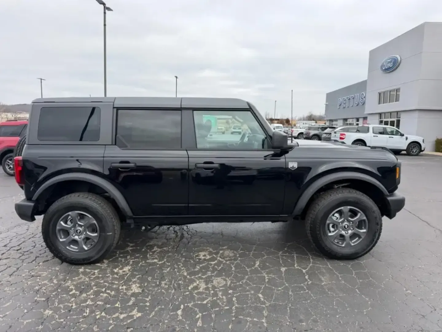 2026 /Black Onyx Leather Ford Bronco Big Bend (1FMDE7BH7TL) with an 2.3L EcoBoost I-4 engine, 7M transmission, located at 141 Commercial Dr, Fredericktown, MO, 63645, (573) 783-6432, 37.570087, -90.320648 - Weekend lake runs to Mark Twain Lake, muddy backroads after a rain, and scenic drives along US67 or MO72 feel a lot more like an adventure when you're behind the wheel of a Bronco. If you've been searching used cars near me in Fredericktown, Missouri and want something that's equal parts daily drive - Photo#1
