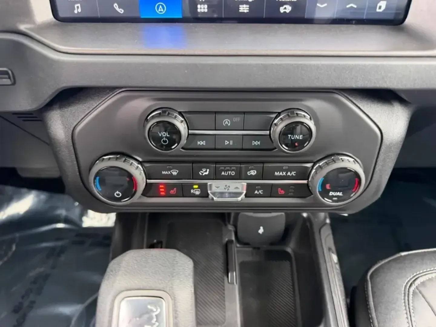 2026 /Black Onyx Leather Ford Bronco Big Bend (1FMDE7BH7TL) with an 2.3L EcoBoost I-4 engine, 7M transmission, located at 141 Commercial Dr, Fredericktown, MO, 63645, (573) 783-6432, 37.570087, -90.320648 - Weekend lake runs to Mark Twain Lake, muddy backroads after a rain, and scenic drives along US67 or MO72 feel a lot more like an adventure when you're behind the wheel of a Bronco. If you've been searching used cars near me in Fredericktown, Missouri and want something that's equal parts daily drive - Photo#12