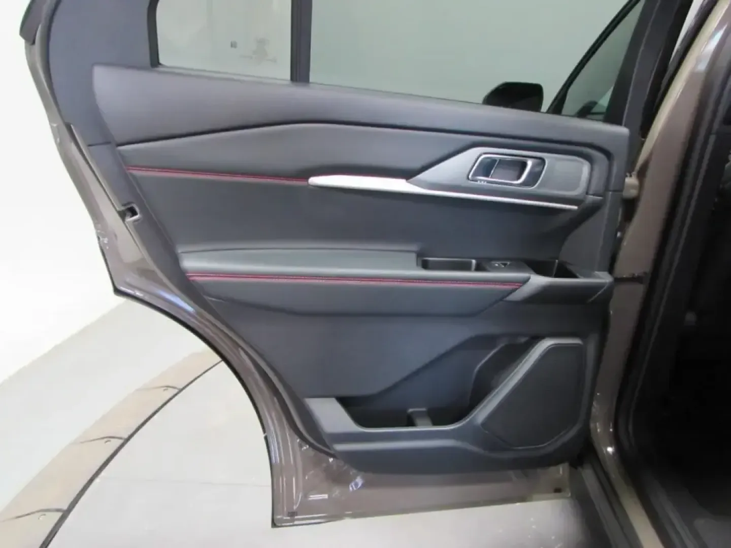 2026 Ford Explorer ST-Line (1FMUK8KH3TG) with an 2.3L EcoBoost I-4 engine, Automatic transmission, located at 12836 Highway 21, De Soto, MO, 63020, (636) 337-7777, 38.151867, -90.575615 - Whether your week is packed with school drop-offs, I55 commuting, and grocery runs-or you're planning a spontaneous weekend escape to Washington State Park-this 2026 Ford Explorer ST-Line is built to keep life moving in comfort and confidence. With just **5 miles** on the odometer, it delivers that - Photo#13