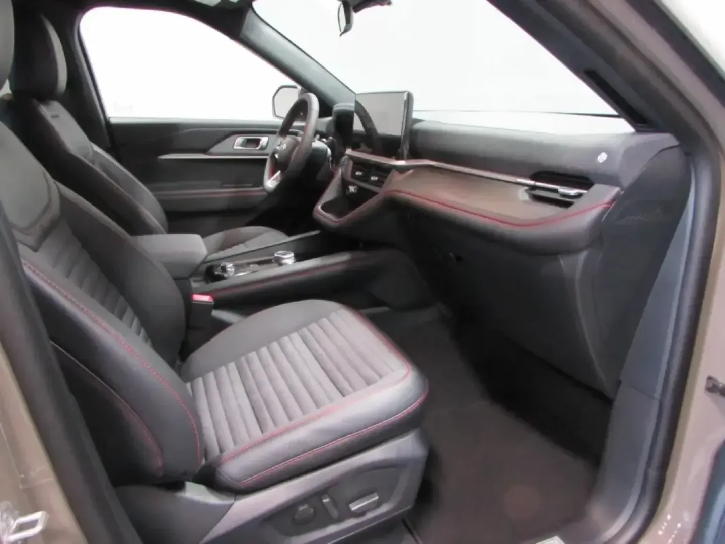 2026 Ford Explorer ST-Line (1FMUK8KH3TG) with an 2.3L EcoBoost I-4 engine, Automatic transmission, located at 12836 Highway 21, De Soto, MO, 63020, (636) 337-7777, 38.151867, -90.575615 - Whether your week is packed with school drop-offs, I55 commuting, and grocery runs-or you're planning a spontaneous weekend escape to Washington State Park-this 2026 Ford Explorer ST-Line is built to keep life moving in comfort and confidence. With just **5 miles** on the odometer, it delivers that - Photo#17