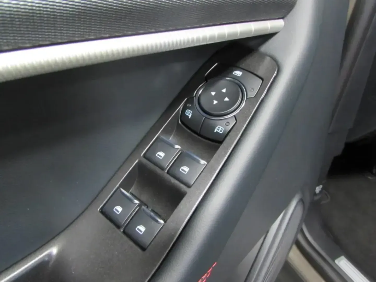 2026 Ford Explorer ST-Line (1FMUK8KH3TG) with an 2.3L EcoBoost I-4 engine, Automatic transmission, located at 12836 Highway 21, De Soto, MO, 63020, (636) 337-7777, 38.151867, -90.575615 - Whether your week is packed with school drop-offs, I55 commuting, and grocery runs-or you're planning a spontaneous weekend escape to Washington State Park-this 2026 Ford Explorer ST-Line is built to keep life moving in comfort and confidence. With just **5 miles** on the odometer, it delivers that - Photo#21