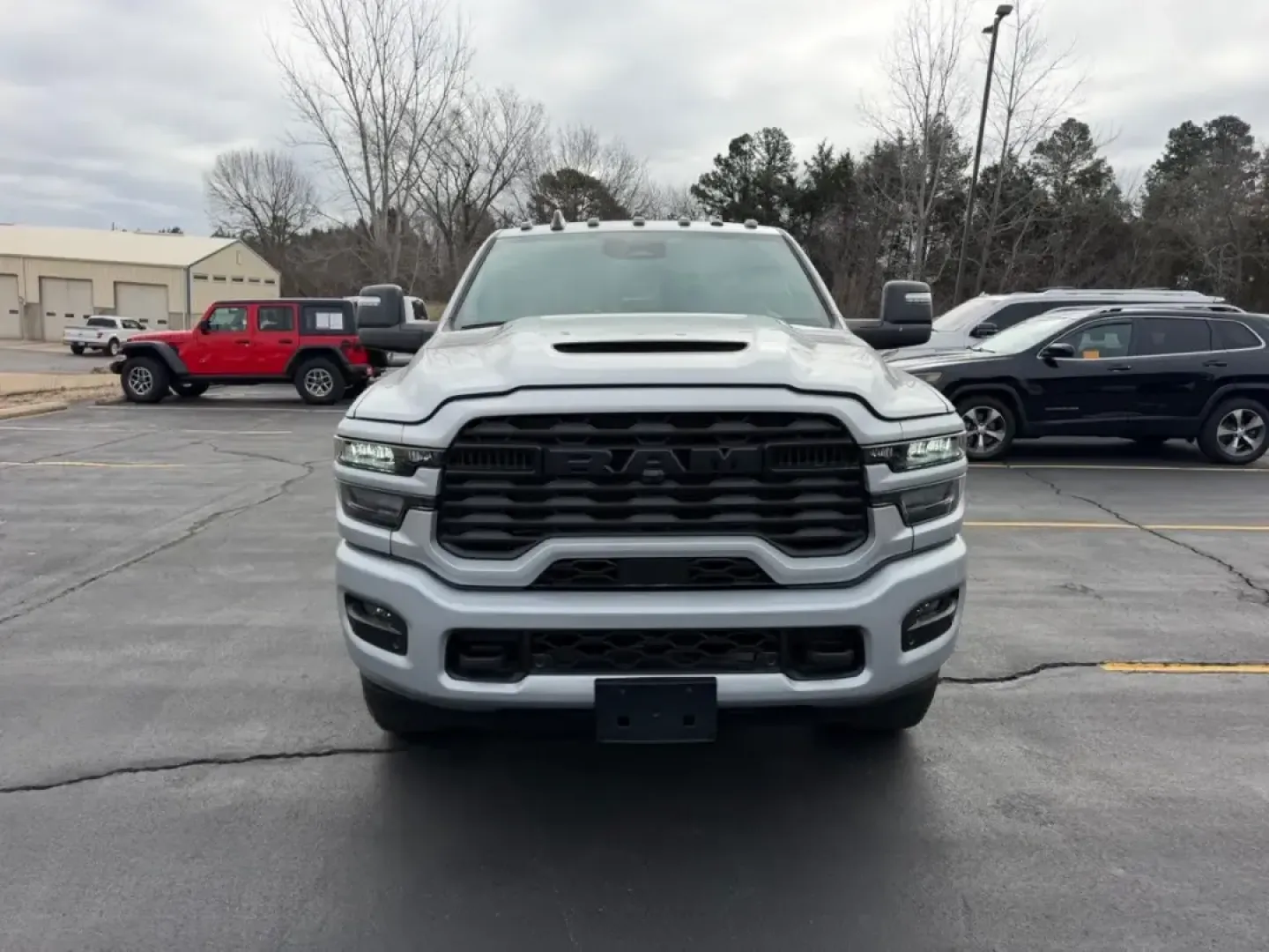 2026 /Diesel Gray/Black Cloth Ram 2500 Tradesman (3C6UR5CJ8TG) with an 6.4L V8 HEMI HD engine, 6A transmission, located at 970 Woodlawn Dr., Farmington, MO, 63640, (573) 431-7800, 37.825642, -90.468674 - Whether you're hauling a camper out to St. Joe State Park, towing a work trailer down US67 before sunrise, or simply want a truck that feels ready for anything the Ozarks throw your way, this **2026 Ram 2500 Tradesman** is built for the life you actually live. With just **5 miles** on the odometer, - Photo#7