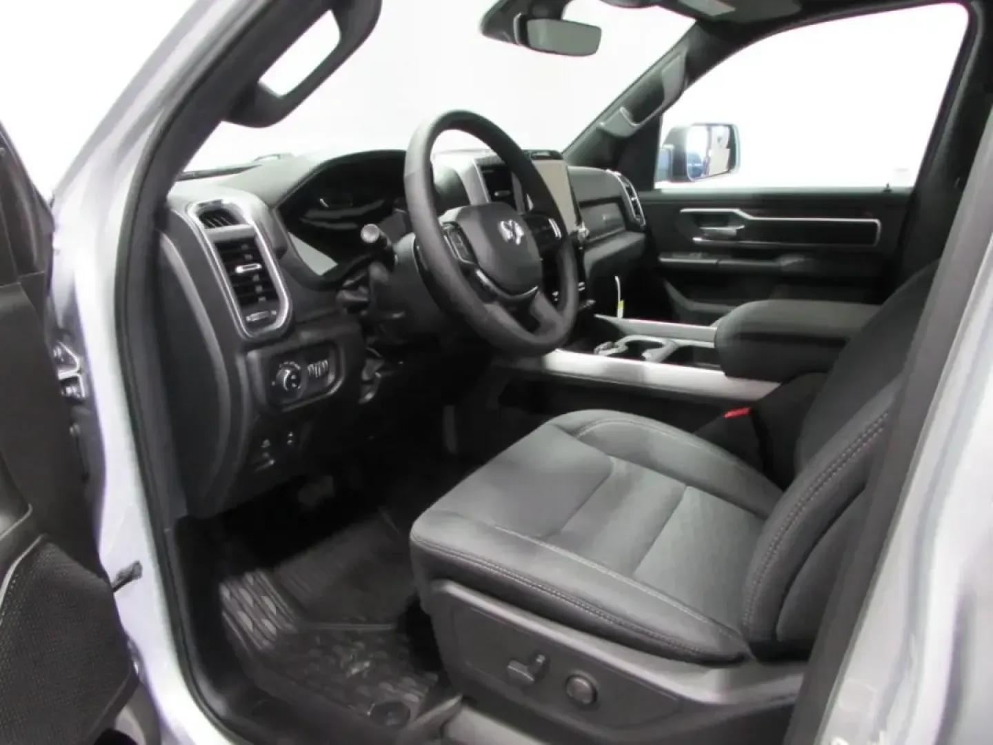 2026 /Black Ram 1500 Big Horn/Lone Star (1C6SRFFT2TN) with an 5.7L V8 OHV 16V engine, 8A transmission, located at 12830 Highway 21, De Soto, MO, 63020, (636) 337-7777, 38.153099, -90.573624 - Weekend lake runs to Washington State Park, early-morning commutes up Highway 21, and hauling weekend projects without breaking a sweat-this 2026 Ram 1500 Big Horn 4x4 is built for the De Soto lifestyle. With just 5 miles on the odometer, it delivers that new-truck feel while still fitting shoppers - Photo#12