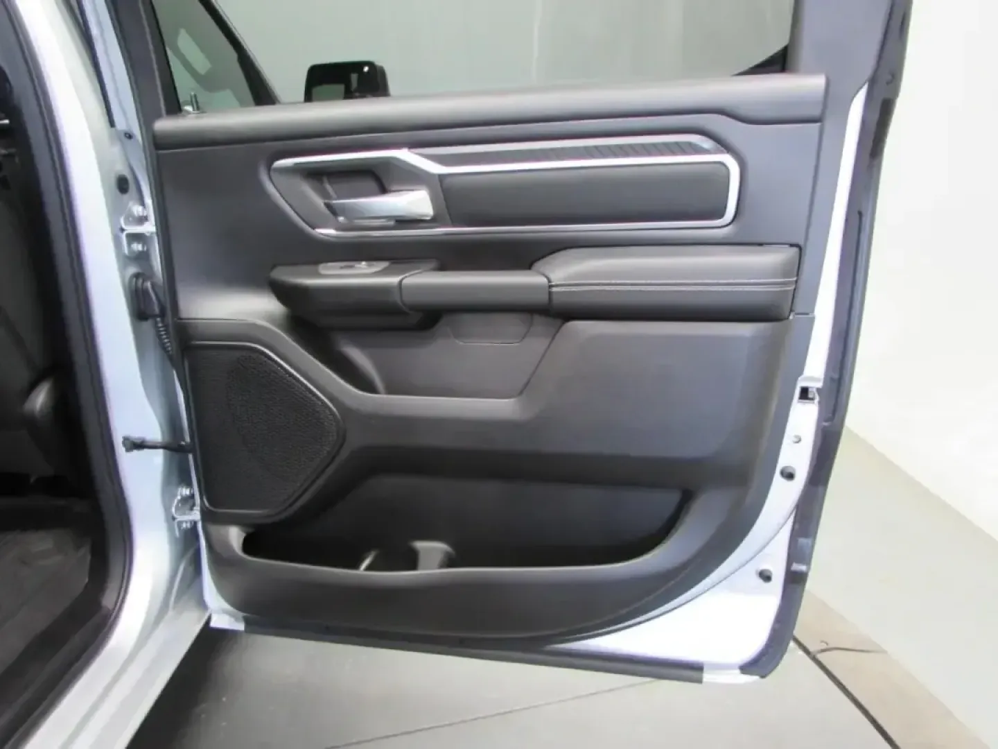 2026 /Black Ram 1500 Big Horn/Lone Star (1C6SRFFT2TN) with an 5.7L V8 OHV 16V engine, 8A transmission, located at 12830 Highway 21, De Soto, MO, 63020, (636) 337-7777, 38.153099, -90.573624 - Weekend lake runs to Washington State Park, early-morning commutes up Highway 21, and hauling weekend projects without breaking a sweat-this 2026 Ram 1500 Big Horn 4x4 is built for the De Soto lifestyle. With just 5 miles on the odometer, it delivers that new-truck feel while still fitting shoppers - Photo#17