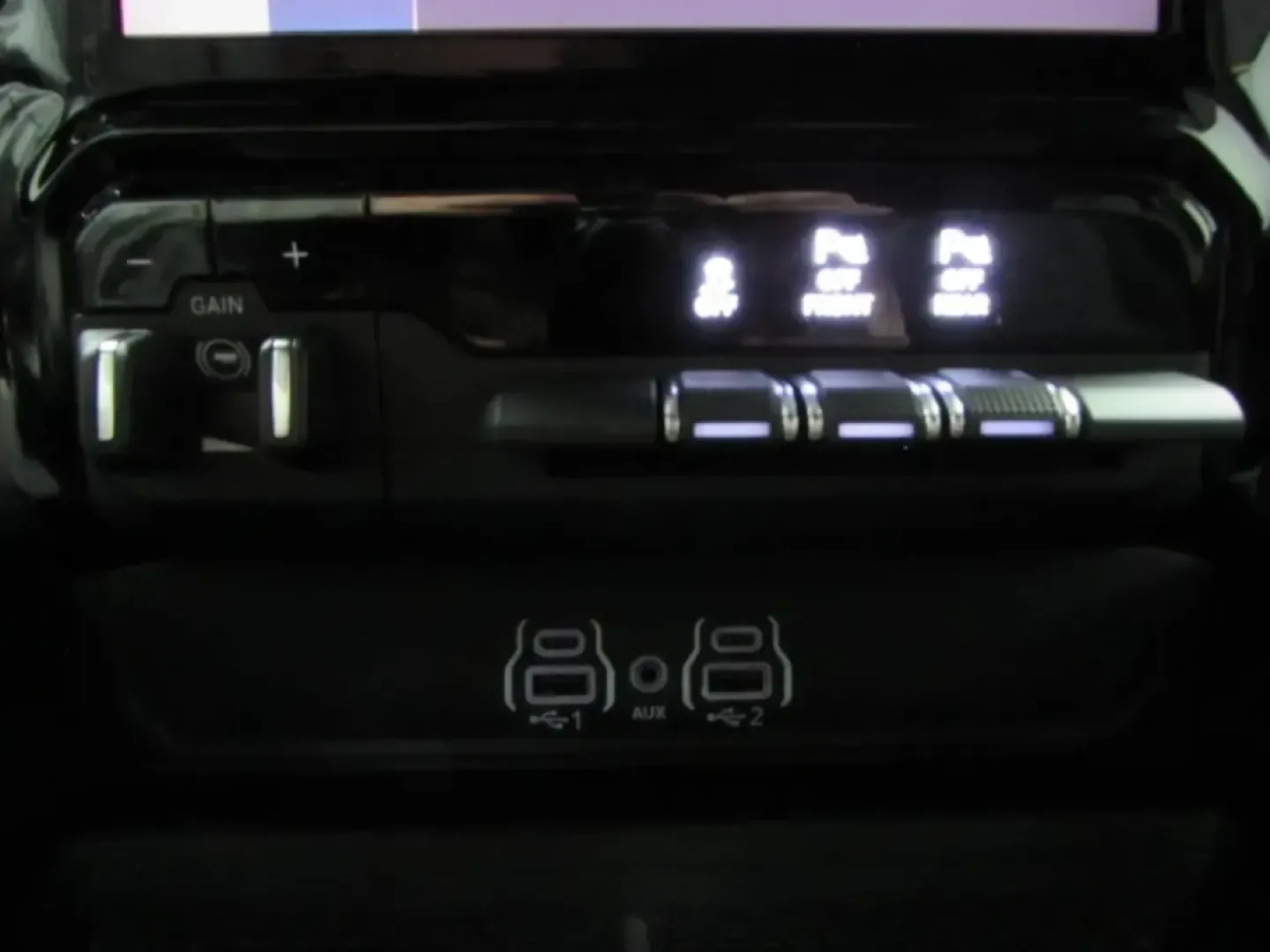 2026 /Black Ram 1500 Big Horn/Lone Star (1C6SRFFT2TN) with an 5.7L V8 OHV 16V engine, 8A transmission, located at 12830 Highway 21, De Soto, MO, 63020, (636) 337-7777, 38.153099, -90.573624 - Weekend lake runs to Washington State Park, early-morning commutes up Highway 21, and hauling weekend projects without breaking a sweat-this 2026 Ram 1500 Big Horn 4x4 is built for the De Soto lifestyle. With just 5 miles on the odometer, it delivers that new-truck feel while still fitting shoppers - Photo#28