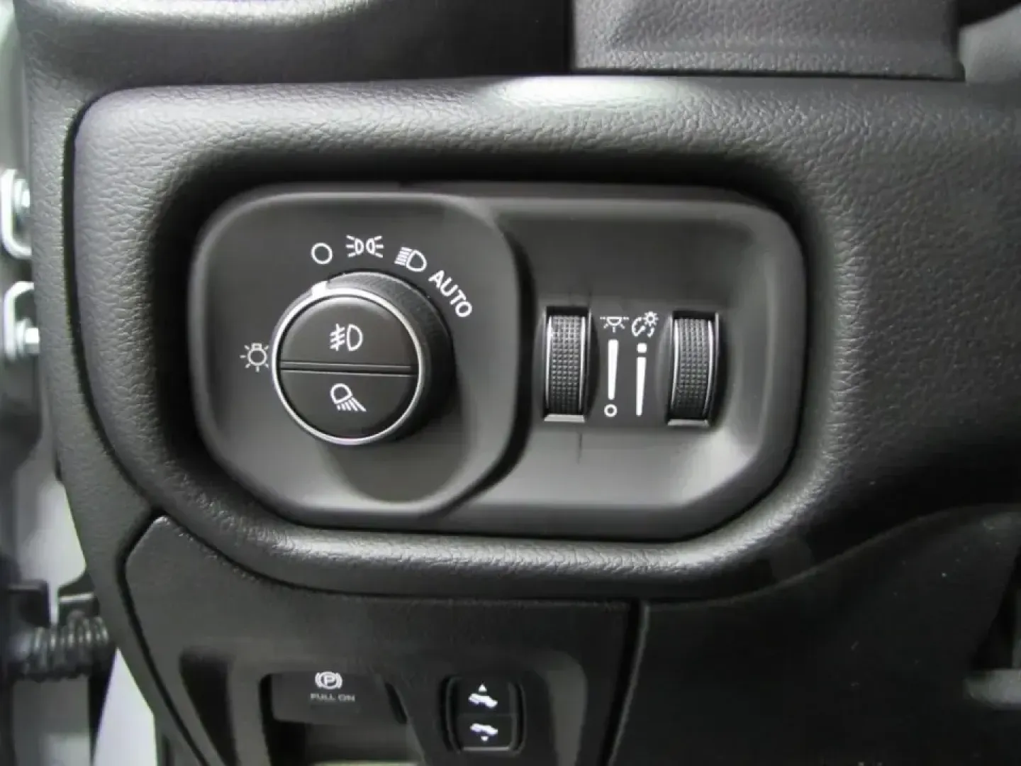2026 /Black Ram 1500 Big Horn/Lone Star (1C6SRFFT2TN) with an 5.7L V8 OHV 16V engine, 8A transmission, located at 12830 Highway 21, De Soto, MO, 63020, (636) 337-7777, 38.153099, -90.573624 - Weekend lake runs to Washington State Park, early-morning commutes up Highway 21, and hauling weekend projects without breaking a sweat-this 2026 Ram 1500 Big Horn 4x4 is built for the De Soto lifestyle. With just 5 miles on the odometer, it delivers that new-truck feel while still fitting shoppers - Photo#20