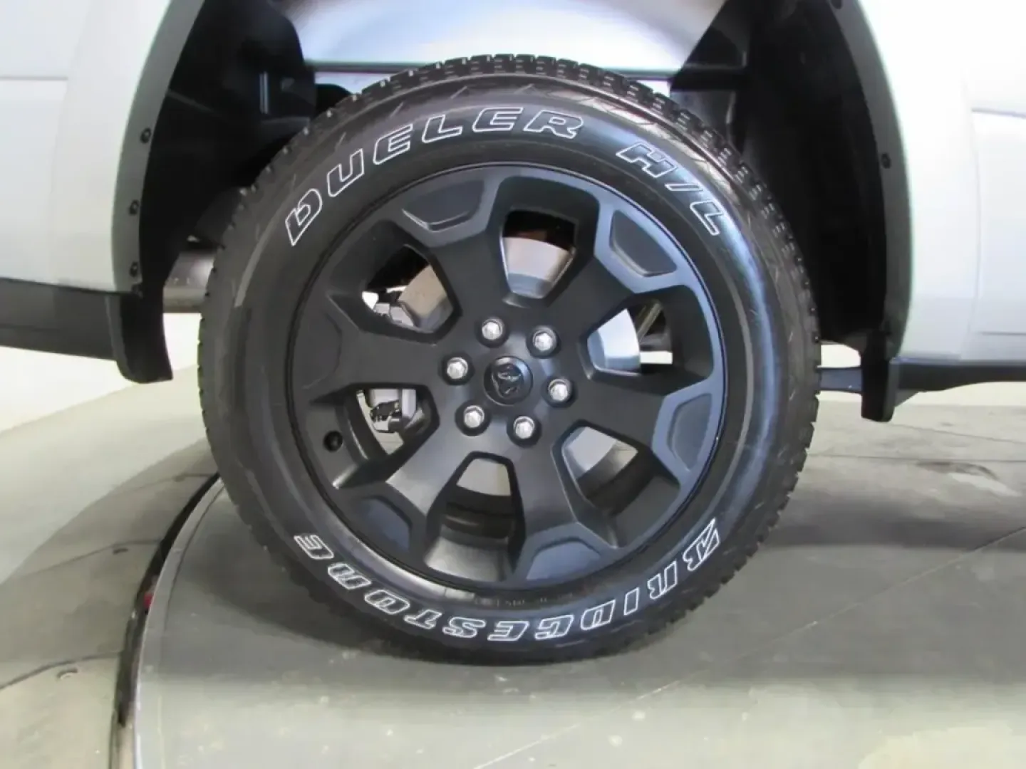 2026 /Black Ram 1500 Big Horn/Lone Star (1C6SRFFT2TN) with an 5.7L V8 OHV 16V engine, 8A transmission, located at 12830 Highway 21, De Soto, MO, 63020, (636) 337-7777, 38.153099, -90.573624 - Weekend lake runs to Washington State Park, early-morning commutes up Highway 21, and hauling weekend projects without breaking a sweat-this 2026 Ram 1500 Big Horn 4x4 is built for the De Soto lifestyle. With just 5 miles on the odometer, it delivers that new-truck feel while still fitting shoppers - Photo#8