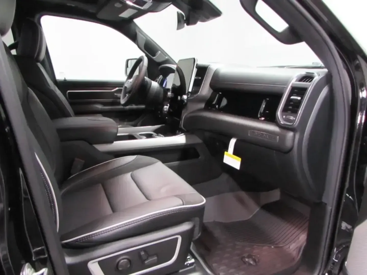 2026 /Black Ram 1500 Laramie (1C6SRFJT0TN) with an 5.7L V8 OHV 16V engine, Automatic transmission, located at 12830 Highway 21, De Soto, MO, 63020, (636) 337-7777, 38.153099, -90.573624 - When your weekends bounce between hauling gear to a campsite, towing a trailer to the lake, and still needing a comfortable daily driver for the Monday commute, a full-size truck has to do it all without feeling like work. This **2026 Ram 1500 Laramie** is built for that lifestyle-refined enough for - Photo#16