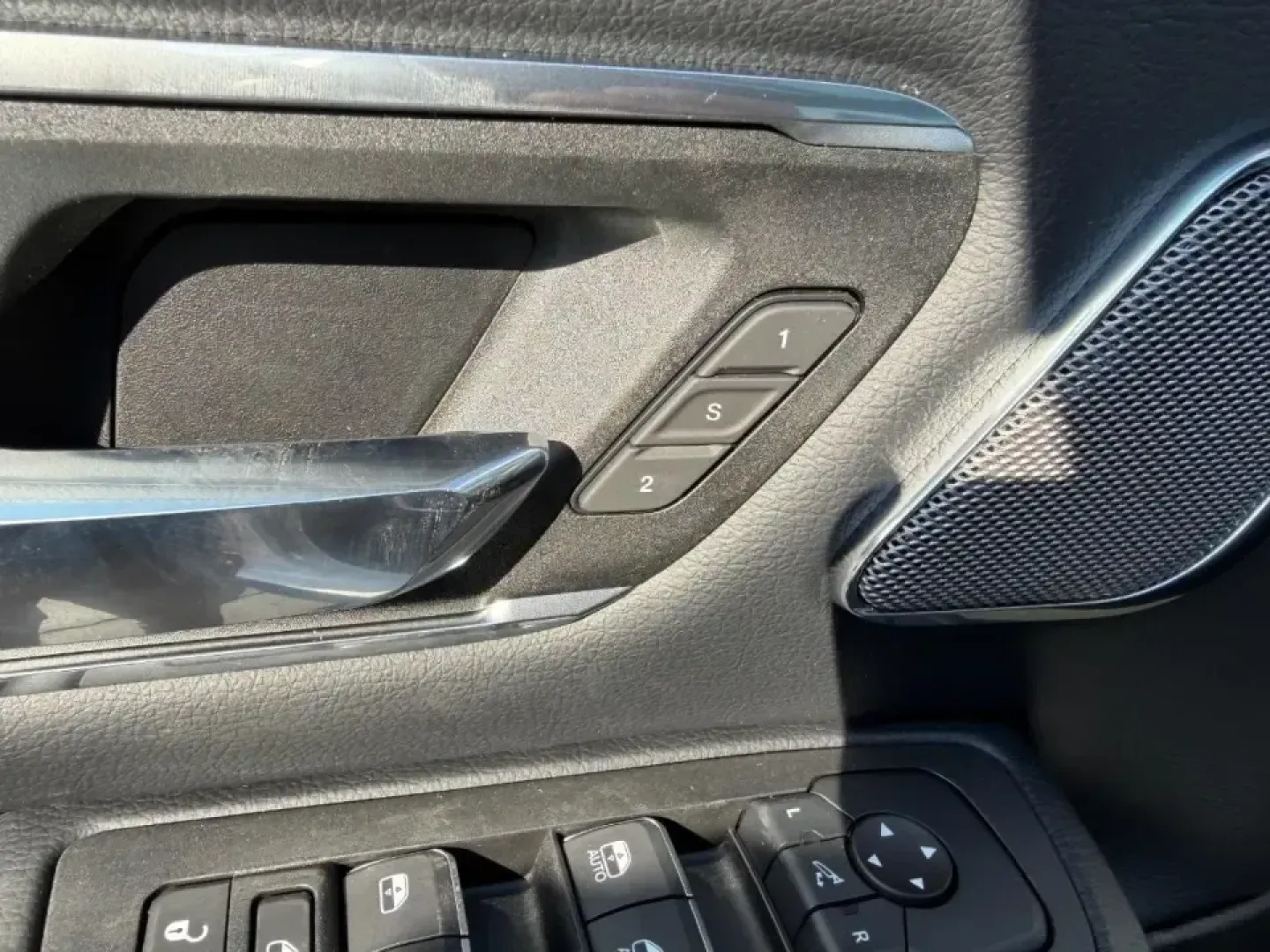 2026 /Black Leather Ram 1500 Laramie (1C6SRFJT7TN) with an 5.7L engine, Automatic transmission, located at 970 Woodlawn Dr., Farmington, MO, 63640, (573) 431-7800, 37.825642, -90.468674 - Whether you're towing the boat out toward Mark Twain Lake, hauling gear for a weekend at St. Joe State Park, or simply wanting a confident daily driver for the commute along US-67, this truck fits the lifestyle: the **2026 Ram 1500 Laramie 4x4** blends upscale comfort with real-world capability in a - Photo#18