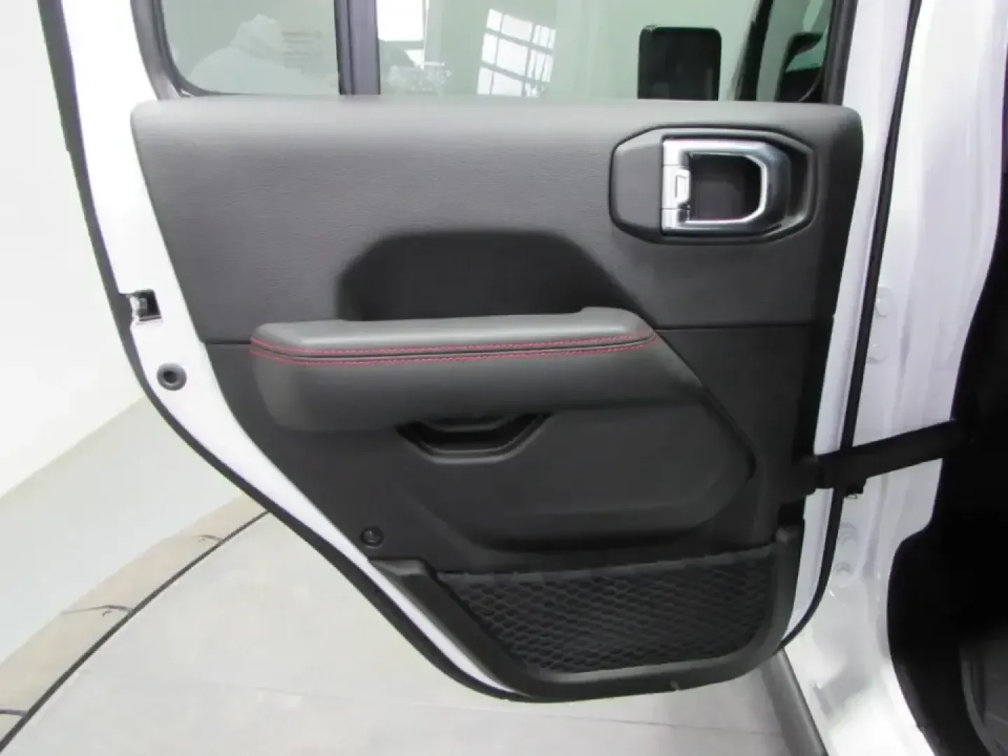 2026 /Black Jeep Wrangler Rubicon (1C4PJXFG2TW) with an 3.6L V6 DOHC 24V engine, 6M transmission, located at 12830 Highway 21, De Soto, MO, 63020, (636) 337-7777, 38.153099, -90.573624 - Weekend adventures don't have to wait for someday. If your ideal Saturday starts with coffee in De Soto and ends with mud on the tires after a run out toward St. Francois State Park or a scenic cruise along Highway 21, this 2026 Jeep Wrangler Rubicon is built for that lifestyle-trail-capable, commut - Photo#13