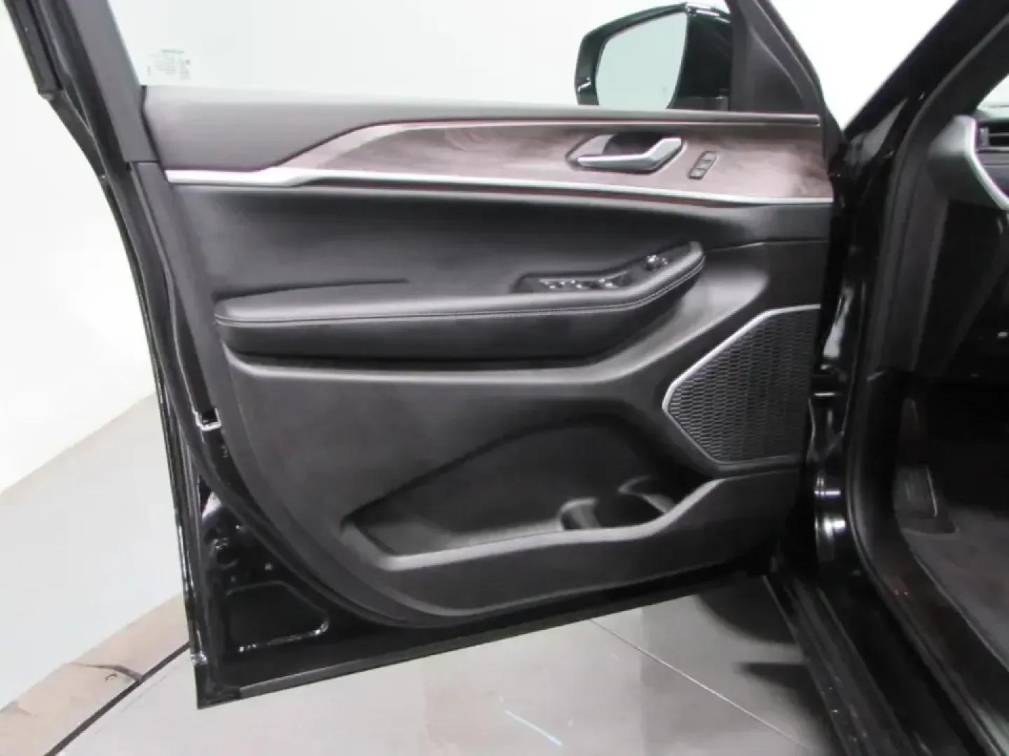 2026 /Global Black Jeep Grand Cherokee Limited (1C4RJKBR4T8) with an Other engine, located at 12830 Highway 21, De Soto, MO, 63020, (636) 337-7777, 38.153099, -90.573624 - Weekend escapes to Don Robinson State Park, snowy school runs, and comfortable highway cruising down Highway 21 all call for an SUV that feels ready for anything. This **2026 Jeep Grand Cherokee Limited 4x4** delivers that go anywhere, arrive relaxed lifestyle with the confidence families and commut - Photo#11