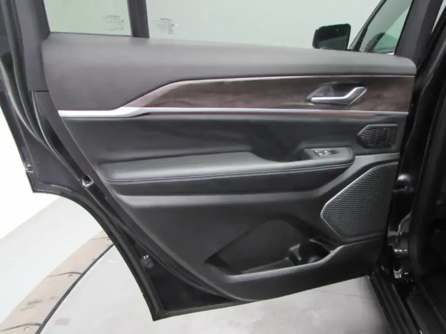 2026 /Global Black Jeep Grand Cherokee Limited (1C4RJKBR4T8) with an Other engine, located at 12830 Highway 21, De Soto, MO, 63020, (636) 337-7777, 38.153099, -90.573624 - Weekend escapes to Don Robinson State Park, snowy school runs, and comfortable highway cruising down Highway 21 all call for an SUV that feels ready for anything. This **2026 Jeep Grand Cherokee Limited 4x4** delivers that go anywhere, arrive relaxed lifestyle with the confidence families and commut - Photo#13