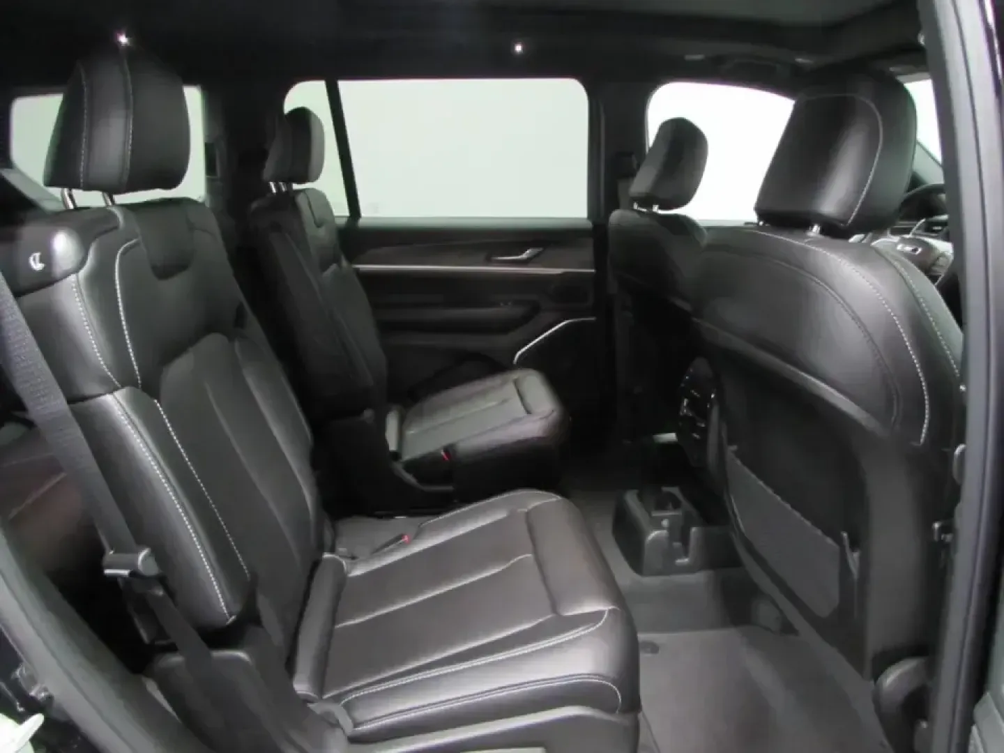 2026 /Global Black Jeep Grand Cherokee Limited (1C4RJKBR4T8) with an Other engine, located at 12830 Highway 21, De Soto, MO, 63020, (636) 337-7777, 38.153099, -90.573624 - Weekend escapes to Don Robinson State Park, snowy school runs, and comfortable highway cruising down Highway 21 all call for an SUV that feels ready for anything. This **2026 Jeep Grand Cherokee Limited 4x4** delivers that go anywhere, arrive relaxed lifestyle with the confidence families and commut - Photo#19
