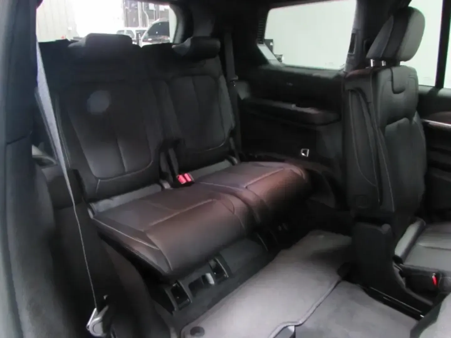 2026 /Global Black Jeep Grand Cherokee Limited (1C4RJKBR4T8) with an Other engine, located at 12830 Highway 21, De Soto, MO, 63020, (636) 337-7777, 38.153099, -90.573624 - Weekend escapes to Don Robinson State Park, snowy school runs, and comfortable highway cruising down Highway 21 all call for an SUV that feels ready for anything. This **2026 Jeep Grand Cherokee Limited 4x4** delivers that go anywhere, arrive relaxed lifestyle with the confidence families and commut - Photo#20