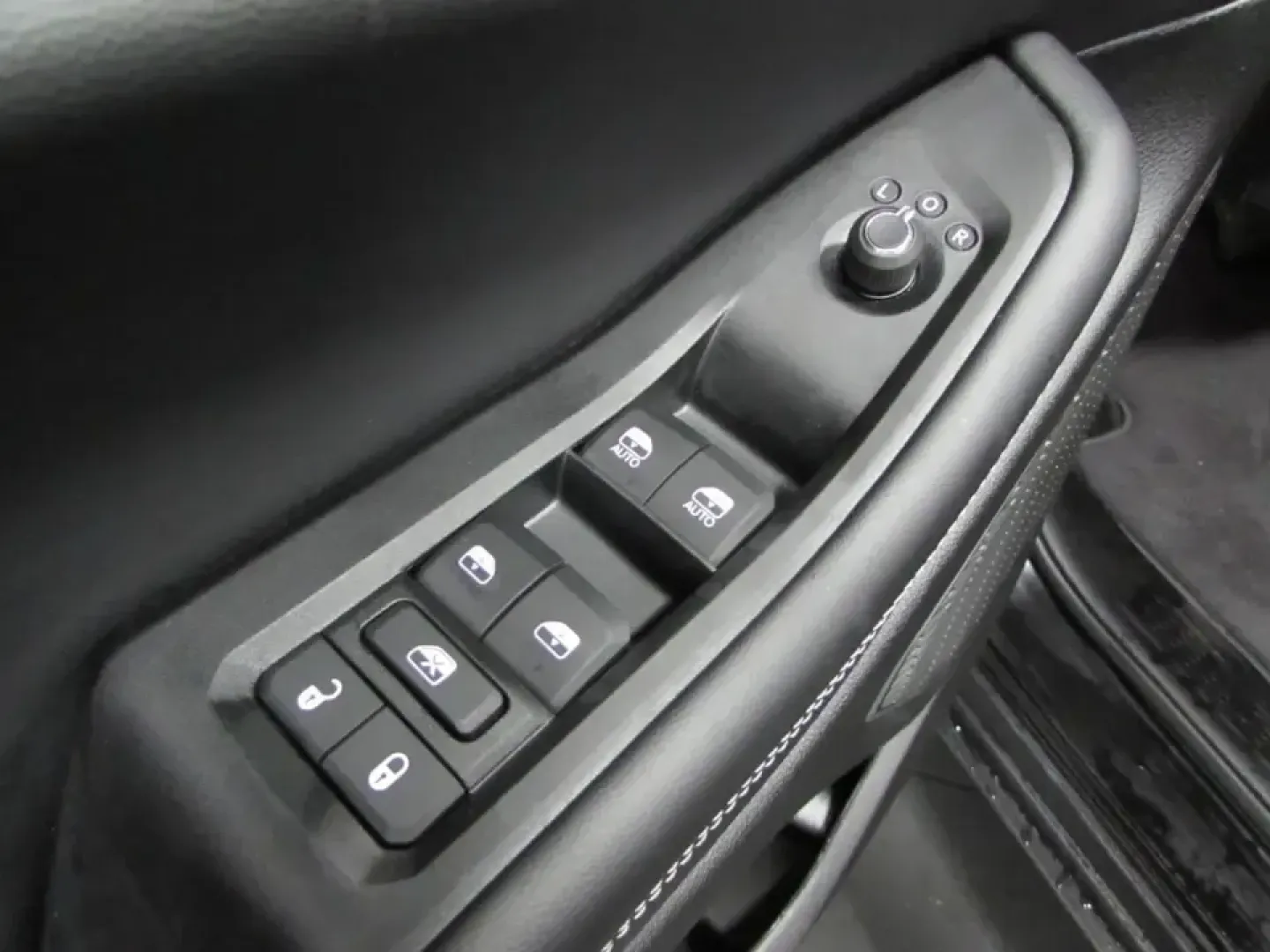 2026 /Global Black Jeep Grand Cherokee Limited (1C4RJKBR4T8) with an Other engine, located at 12830 Highway 21, De Soto, MO, 63020, (636) 337-7777, 38.153099, -90.573624 - Weekend escapes to Don Robinson State Park, snowy school runs, and comfortable highway cruising down Highway 21 all call for an SUV that feels ready for anything. This **2026 Jeep Grand Cherokee Limited 4x4** delivers that go anywhere, arrive relaxed lifestyle with the confidence families and commut - Photo#21