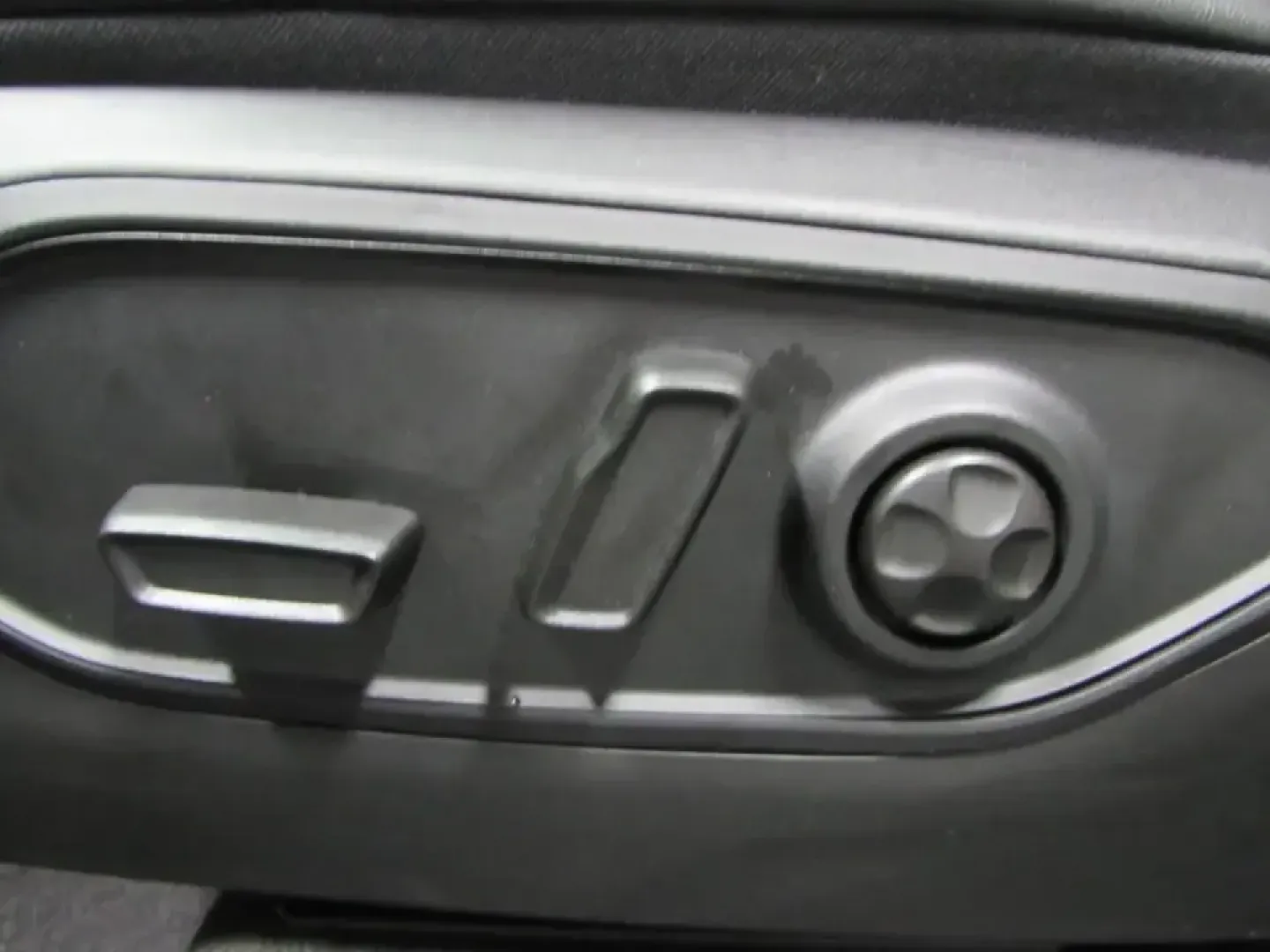2026 /Global Black Jeep Grand Cherokee Limited (1C4RJKBR4T8) with an Other engine, located at 12830 Highway 21, De Soto, MO, 63020, (636) 337-7777, 38.153099, -90.573624 - Weekend escapes to Don Robinson State Park, snowy school runs, and comfortable highway cruising down Highway 21 all call for an SUV that feels ready for anything. This **2026 Jeep Grand Cherokee Limited 4x4** delivers that go anywhere, arrive relaxed lifestyle with the confidence families and commut - Photo#22