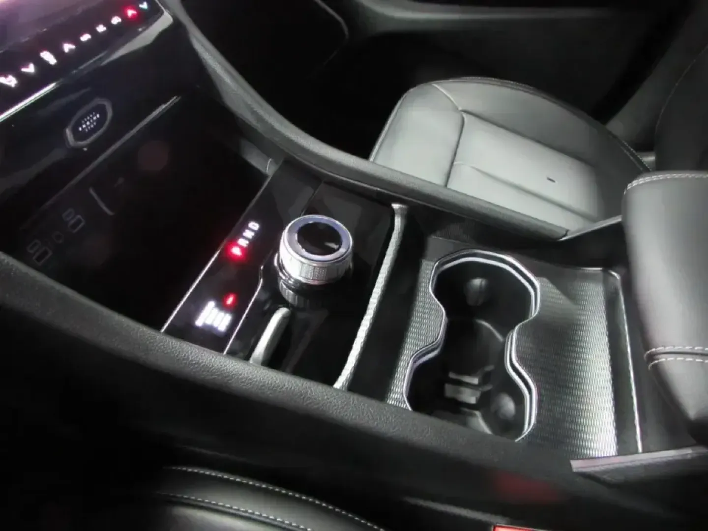 2026 /Global Black Jeep Grand Cherokee Limited (1C4RJKBR4T8) with an Other engine, located at 12830 Highway 21, De Soto, MO, 63020, (636) 337-7777, 38.153099, -90.573624 - Weekend escapes to Don Robinson State Park, snowy school runs, and comfortable highway cruising down Highway 21 all call for an SUV that feels ready for anything. This **2026 Jeep Grand Cherokee Limited 4x4** delivers that go anywhere, arrive relaxed lifestyle with the confidence families and commut - Photo#30