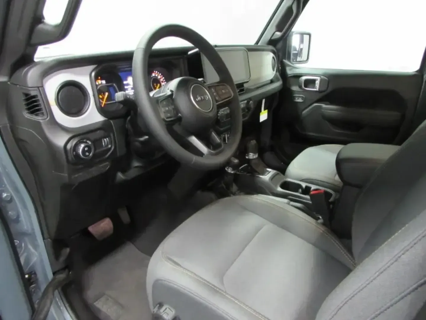 2026 /Black Jeep Gladiator Sport S (1C6PJTAG8TL) with an 3.6L V6 DOHC 24V engine, 6M transmission, located at 12830 Highway 21, De Soto, MO, 63020, (636) 337-7777, 38.153099, -90.573624 - Weekend lake runs to Washington State Park, hauling gear for a day at St. Joe State Park, or simply making the daily commute down Highway 21 feel a lot less ordinary-this 2026 Jeep Gladiator Sport is built for Missouri drivers who want real truck capability with true Jeep adventure DNA. Finished in - Photo#12