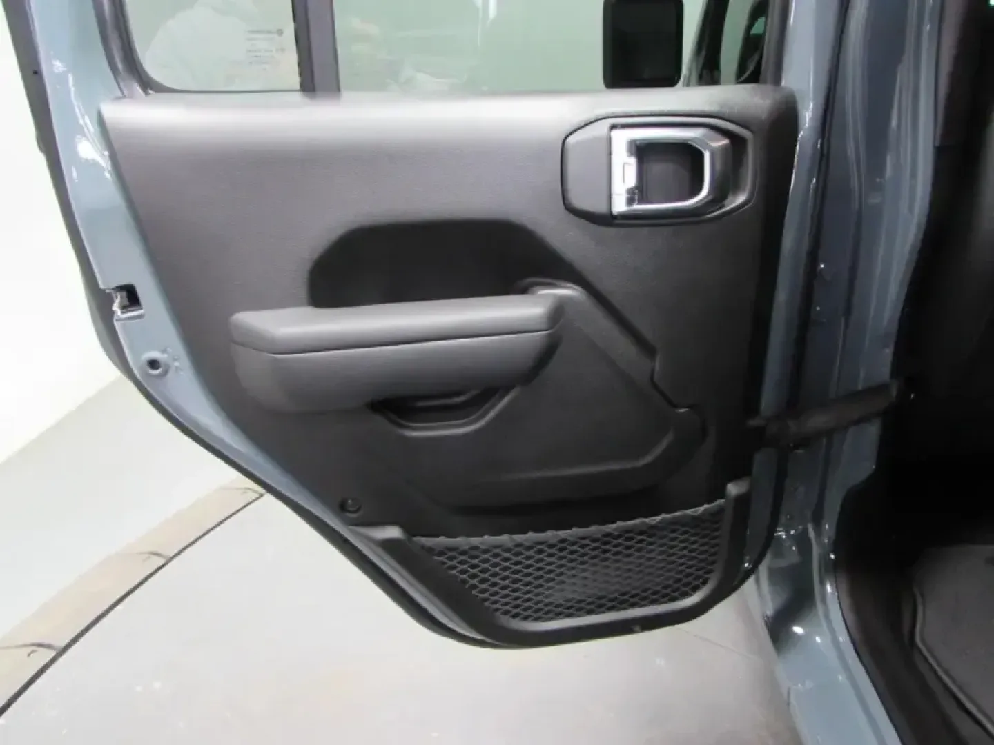2026 /Black Jeep Gladiator Sport S (1C6PJTAG8TL) with an 3.6L V6 DOHC 24V engine, 6M transmission, located at 12830 Highway 21, De Soto, MO, 63020, (636) 337-7777, 38.153099, -90.573624 - Weekend lake runs to Washington State Park, hauling gear for a day at St. Joe State Park, or simply making the daily commute down Highway 21 feel a lot less ordinary-this 2026 Jeep Gladiator Sport is built for Missouri drivers who want real truck capability with true Jeep adventure DNA. Finished in - Photo#13