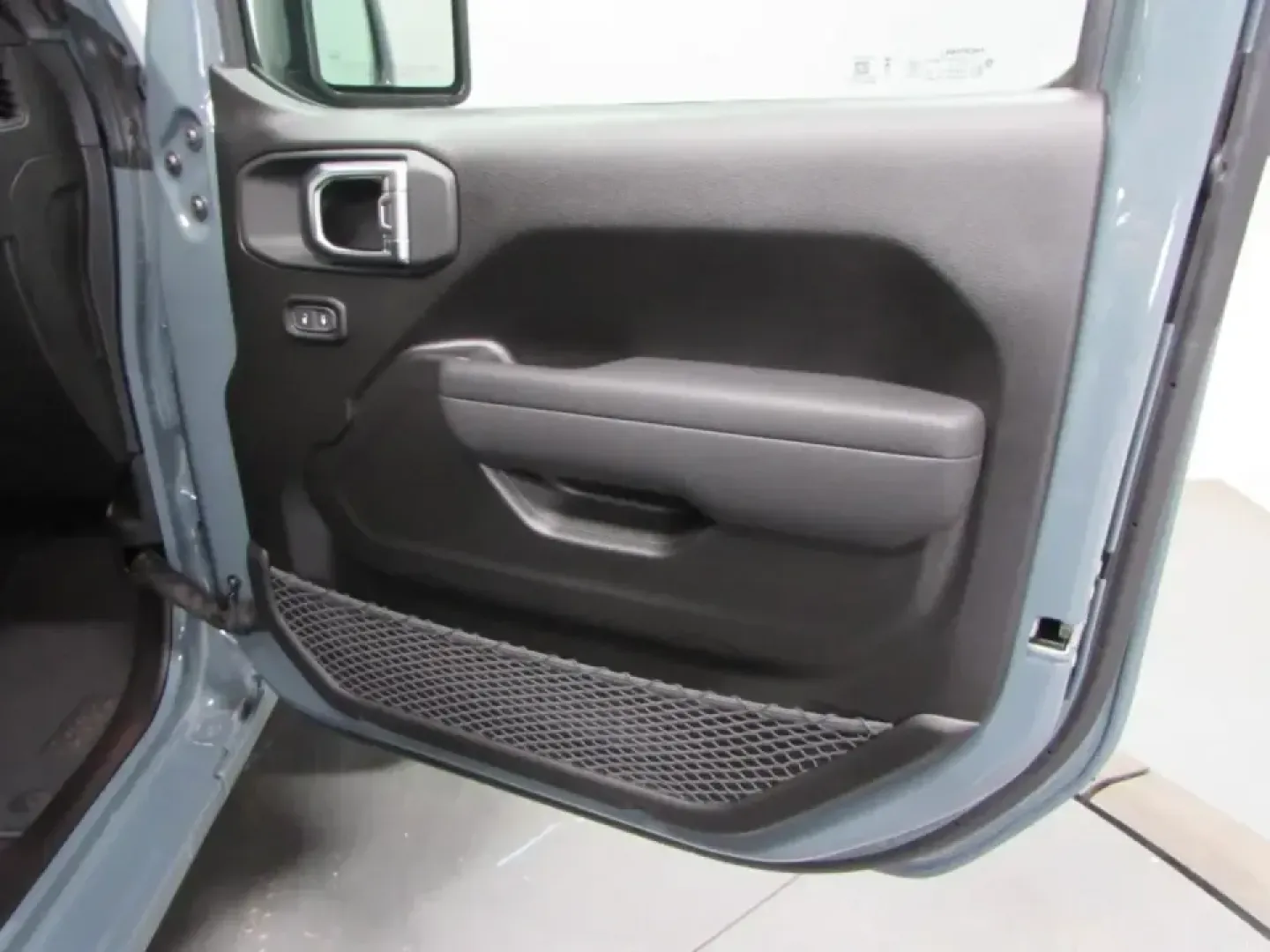 2026 /Black Jeep Gladiator Sport S (1C6PJTAG8TL) with an 3.6L V6 DOHC 24V engine, 6M transmission, located at 12830 Highway 21, De Soto, MO, 63020, (636) 337-7777, 38.153099, -90.573624 - Weekend lake runs to Washington State Park, hauling gear for a day at St. Joe State Park, or simply making the daily commute down Highway 21 feel a lot less ordinary-this 2026 Jeep Gladiator Sport is built for Missouri drivers who want real truck capability with true Jeep adventure DNA. Finished in - Photo#15