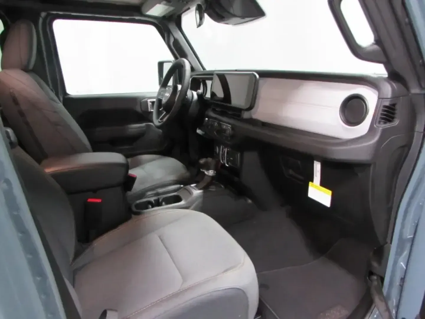 2026 /Black Jeep Gladiator Sport S (1C6PJTAG8TL) with an 3.6L V6 DOHC 24V engine, 6M transmission, located at 12830 Highway 21, De Soto, MO, 63020, (636) 337-7777, 38.153099, -90.573624 - Weekend lake runs to Washington State Park, hauling gear for a day at St. Joe State Park, or simply making the daily commute down Highway 21 feel a lot less ordinary-this 2026 Jeep Gladiator Sport is built for Missouri drivers who want real truck capability with true Jeep adventure DNA. Finished in - Photo#16