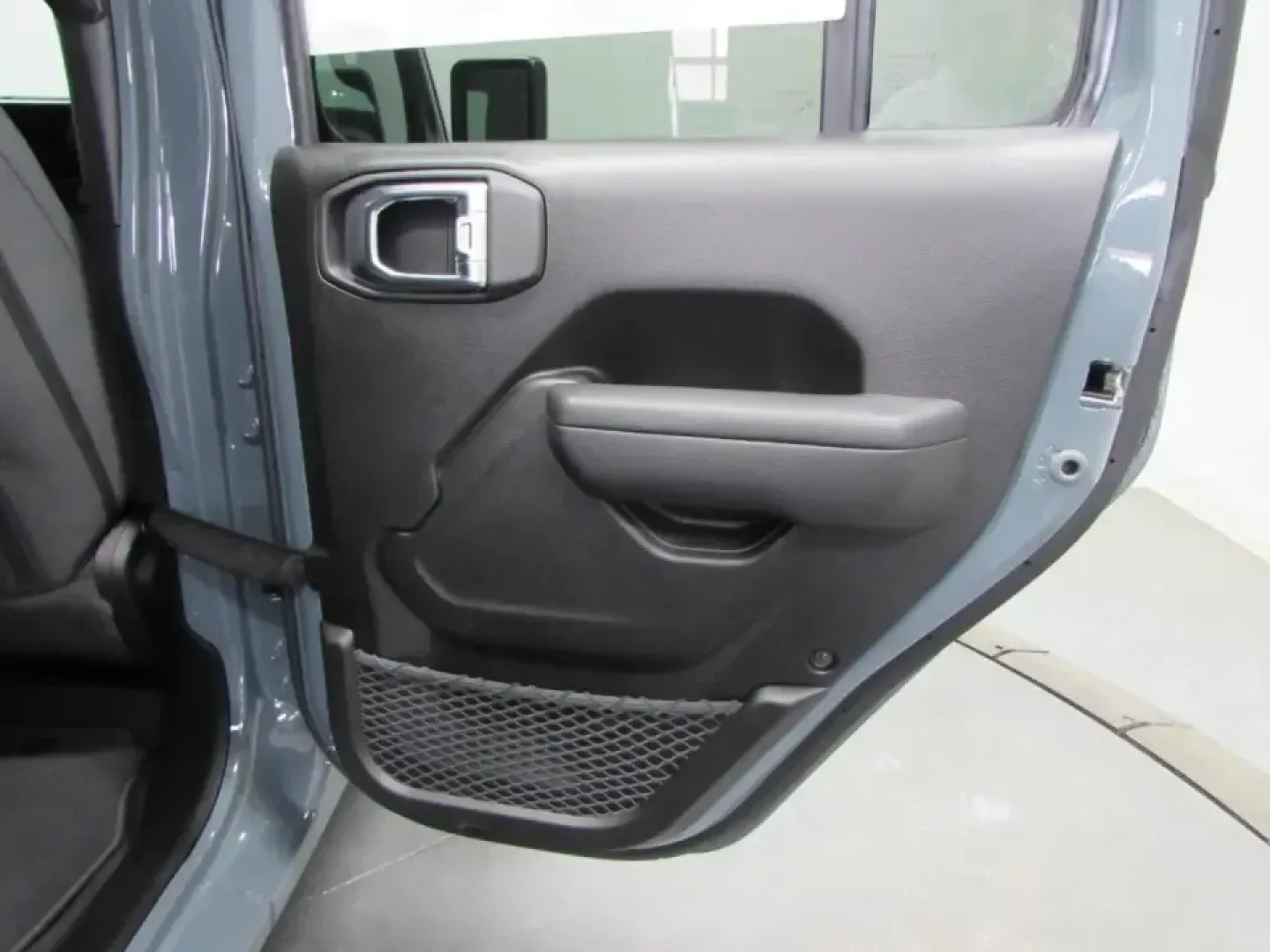 2026 /Black Jeep Gladiator Sport S (1C6PJTAG8TL) with an 3.6L V6 DOHC 24V engine, 6M transmission, located at 12830 Highway 21, De Soto, MO, 63020, (636) 337-7777, 38.153099, -90.573624 - Weekend lake runs to Washington State Park, hauling gear for a day at St. Joe State Park, or simply making the daily commute down Highway 21 feel a lot less ordinary-this 2026 Jeep Gladiator Sport is built for Missouri drivers who want real truck capability with true Jeep adventure DNA. Finished in - Photo#17