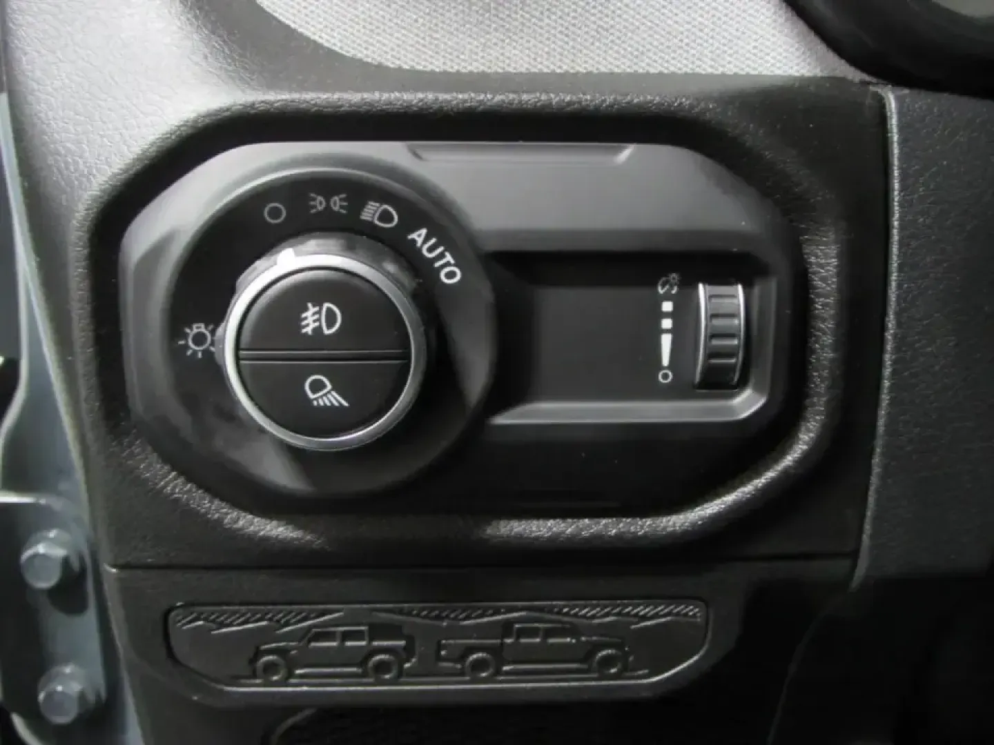 2026 /Black Jeep Gladiator Sport S (1C6PJTAG8TL) with an 3.6L V6 DOHC 24V engine, 6M transmission, located at 12830 Highway 21, De Soto, MO, 63020, (636) 337-7777, 38.153099, -90.573624 - Weekend lake runs to Washington State Park, hauling gear for a day at St. Joe State Park, or simply making the daily commute down Highway 21 feel a lot less ordinary-this 2026 Jeep Gladiator Sport is built for Missouri drivers who want real truck capability with true Jeep adventure DNA. Finished in - Photo#20