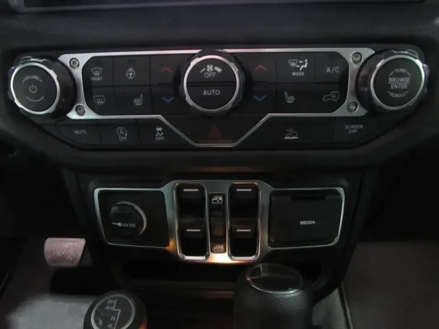 2026 /Black Jeep Gladiator Sport S (1C6PJTAG8TL) with an 3.6L V6 DOHC 24V engine, 6M transmission, located at 12830 Highway 21, De Soto, MO, 63020, (636) 337-7777, 38.153099, -90.573624 - Weekend lake runs to Washington State Park, hauling gear for a day at St. Joe State Park, or simply making the daily commute down Highway 21 feel a lot less ordinary-this 2026 Jeep Gladiator Sport is built for Missouri drivers who want real truck capability with true Jeep adventure DNA. Finished in - Photo#28