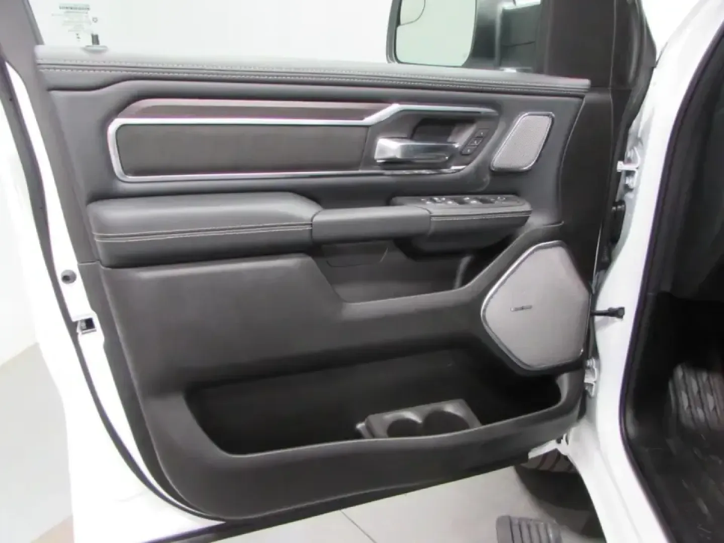 2026 /Black Ram 1500 Laramie (1C6SRFJT9TN) with an 5.7L V8 OHV 16V engine, Automatic transmission, located at 12830 Highway 21, De Soto, MO, 63020, (636) 337-7777, 38.153099, -90.573624 - Whether you're hauling a camper out toward Washington State Park, commuting the daily stretch on MO-21, or loading up the crew for a weekend run to Main and Mill Brewing in nearby Festus, this truck is built for real-life Missouri miles. The 2026 Ram 1500 Laramie brings big-time capability with th - Photo#11