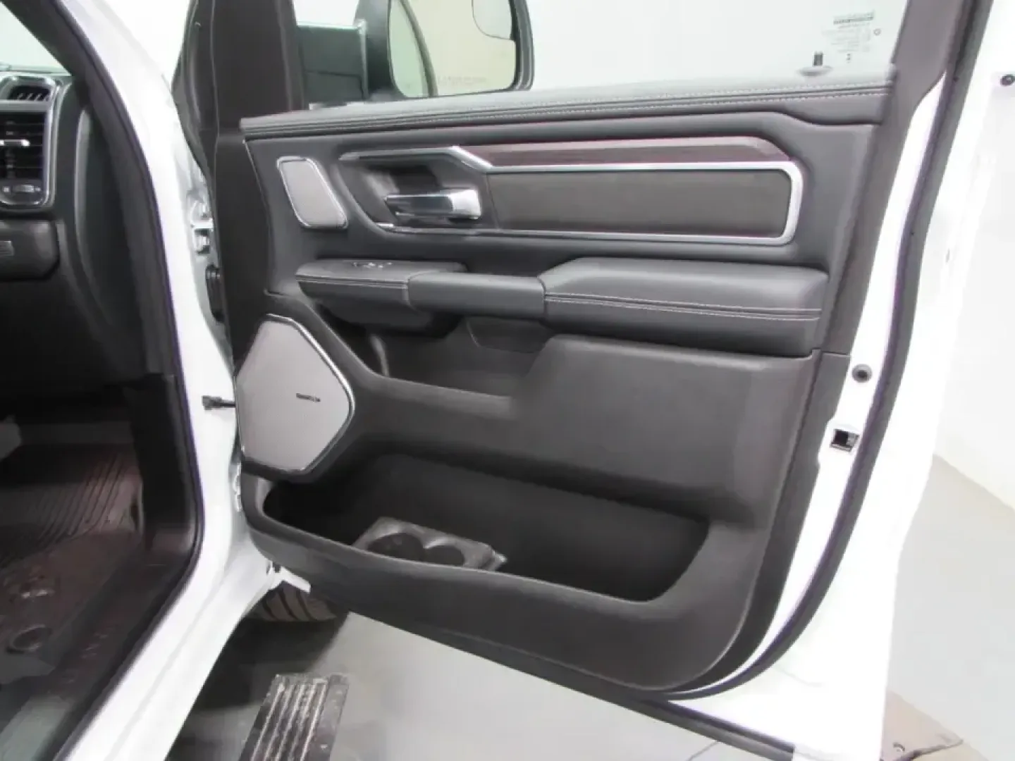 2026 /Black Ram 1500 Laramie (1C6SRFJT9TN) with an 5.7L V8 OHV 16V engine, Automatic transmission, located at 12830 Highway 21, De Soto, MO, 63020, (636) 337-7777, 38.153099, -90.573624 - Whether you're hauling a camper out toward Washington State Park, commuting the daily stretch on MO-21, or loading up the crew for a weekend run to Main and Mill Brewing in nearby Festus, this truck is built for real-life Missouri miles. The 2026 Ram 1500 Laramie brings big-time capability with th - Photo#15