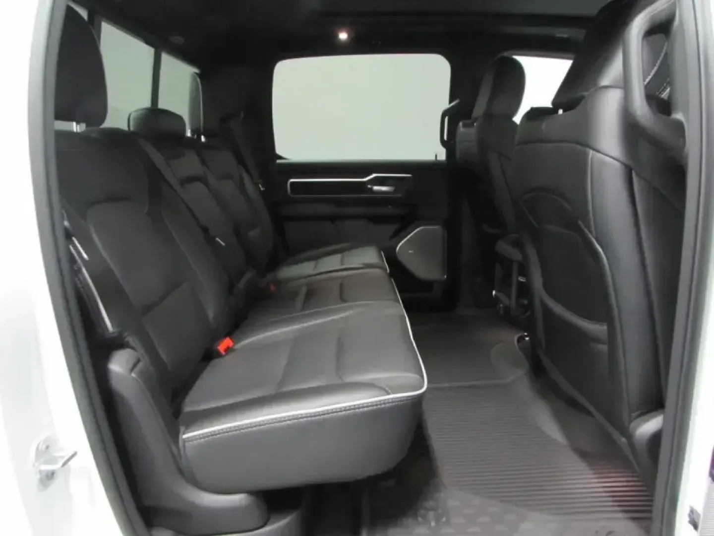 2026 /Black Ram 1500 Laramie (1C6SRFJT9TN) with an 5.7L V8 OHV 16V engine, Automatic transmission, located at 12830 Highway 21, De Soto, MO, 63020, (636) 337-7777, 38.153099, -90.573624 - Whether you're hauling a camper out toward Washington State Park, commuting the daily stretch on MO-21, or loading up the crew for a weekend run to Main and Mill Brewing in nearby Festus, this truck is built for real-life Missouri miles. The 2026 Ram 1500 Laramie brings big-time capability with th - Photo#18