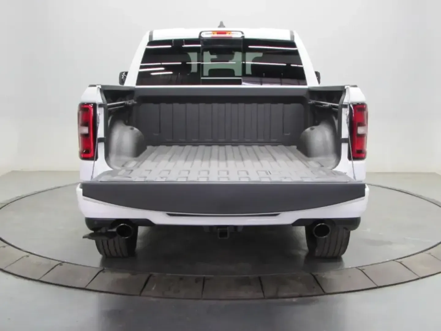 2026 /Black Ram 1500 Laramie (1C6SRFJT9TN) with an 5.7L V8 OHV 16V engine, Automatic transmission, located at 12830 Highway 21, De Soto, MO, 63020, (636) 337-7777, 38.153099, -90.573624 - Whether you're hauling a camper out toward Washington State Park, commuting the daily stretch on MO-21, or loading up the crew for a weekend run to Main and Mill Brewing in nearby Festus, this truck is built for real-life Missouri miles. The 2026 Ram 1500 Laramie brings big-time capability with th - Photo#6